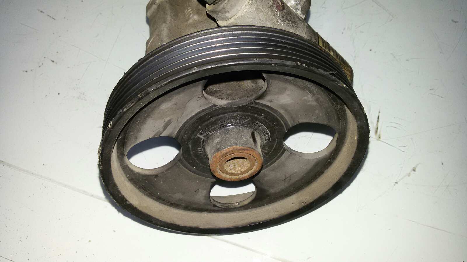 BOMBA DIRECCION RENAULT LAGUNA F9Q C7