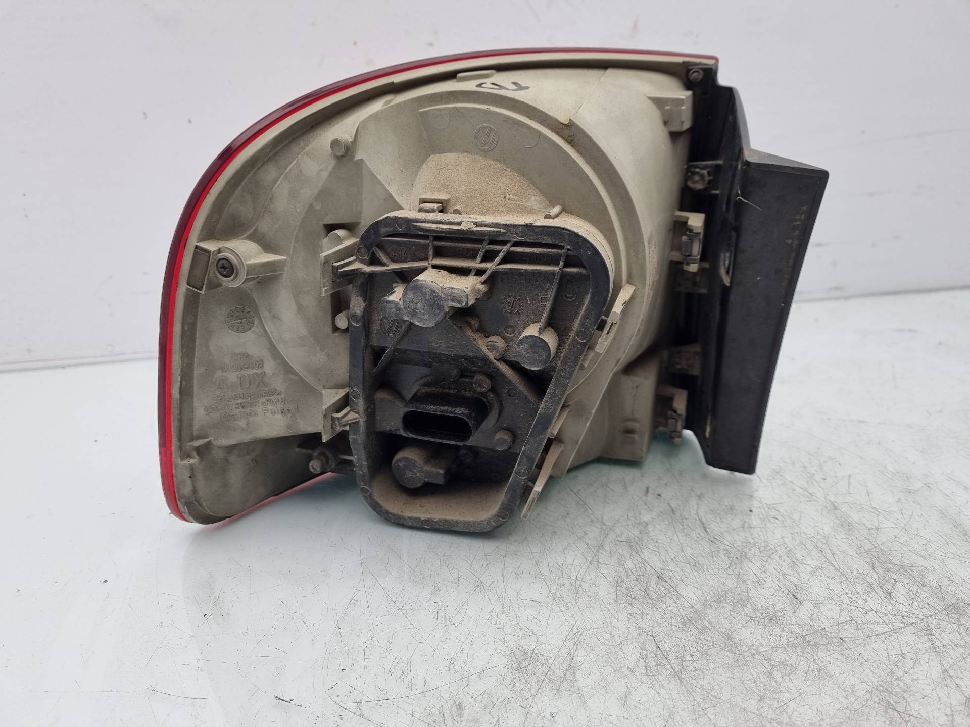 PILOTO TRASERO DERECHO VOLKSWAGEN TOUAREG AYH