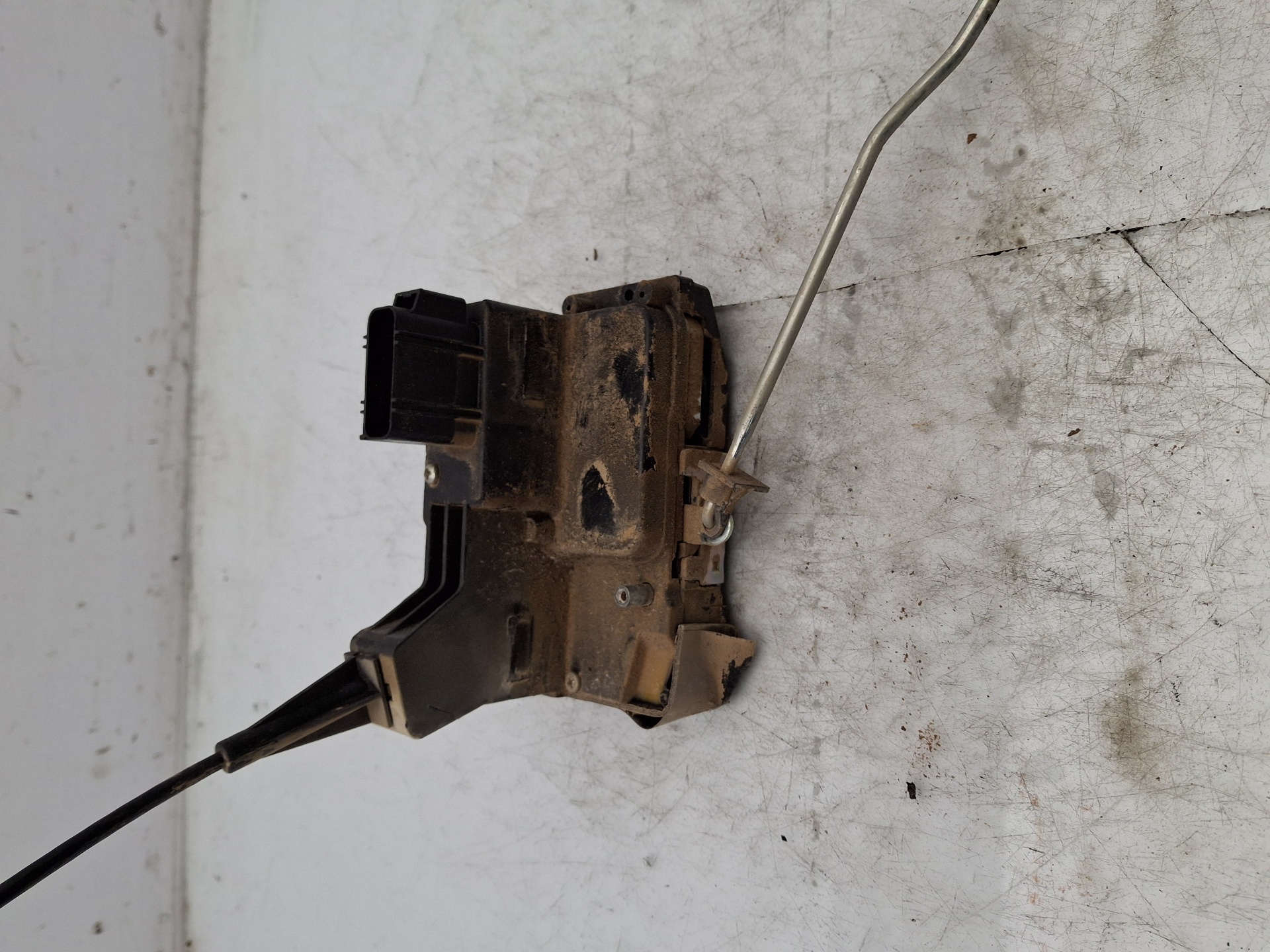 CERRADURA PUERTA DELANTERA DERECHA FORD FUSION F6JA