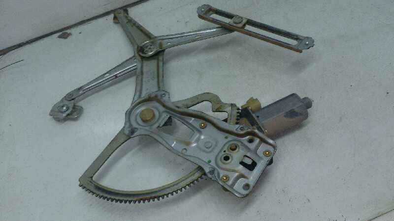 ELEVALUNAS DELANTERO DERECHO MERCEDES-BENZ CLASE M OM612963