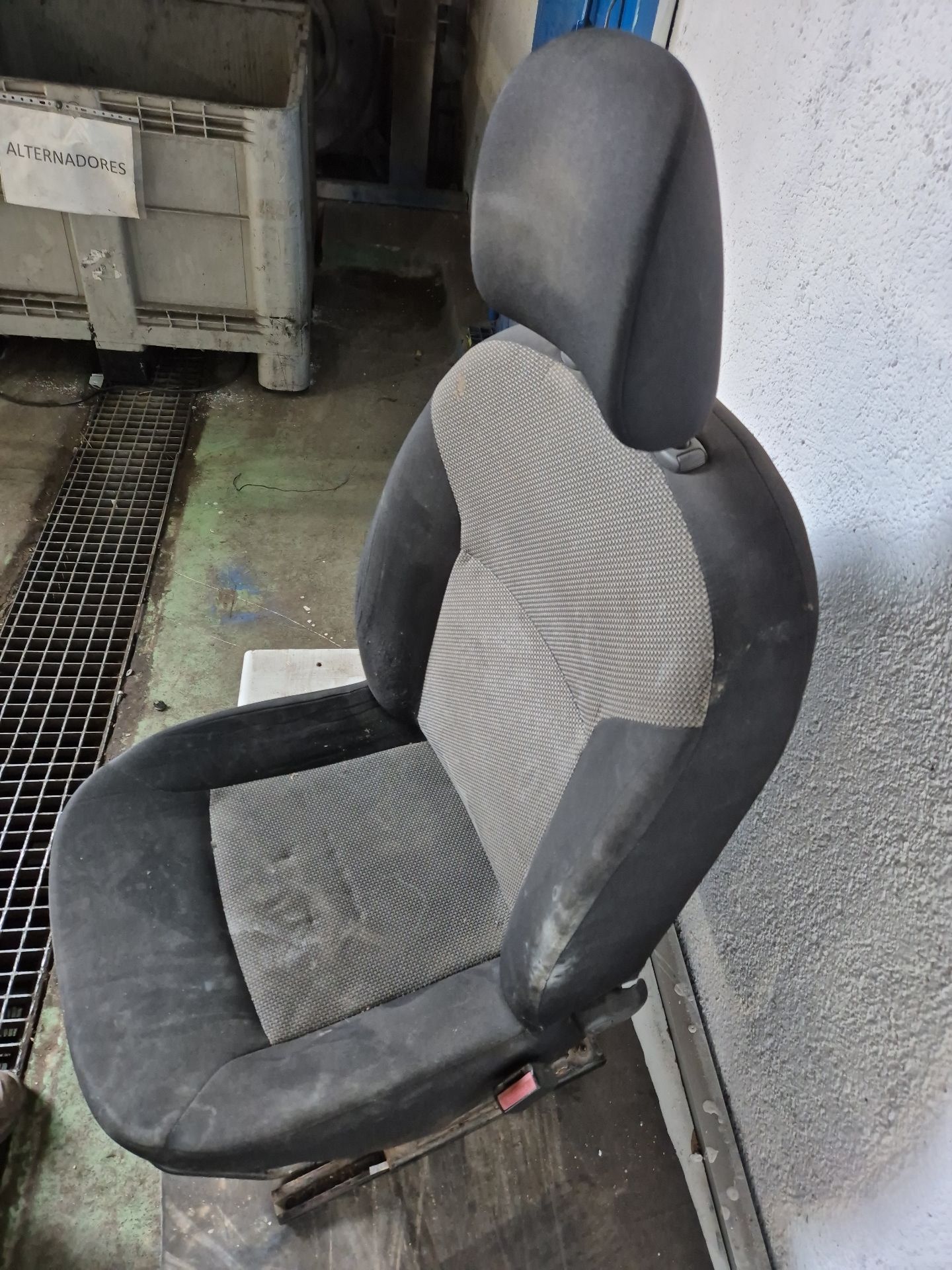 ASIENTO DELANTERO DERECHO DACIA DOKKER 