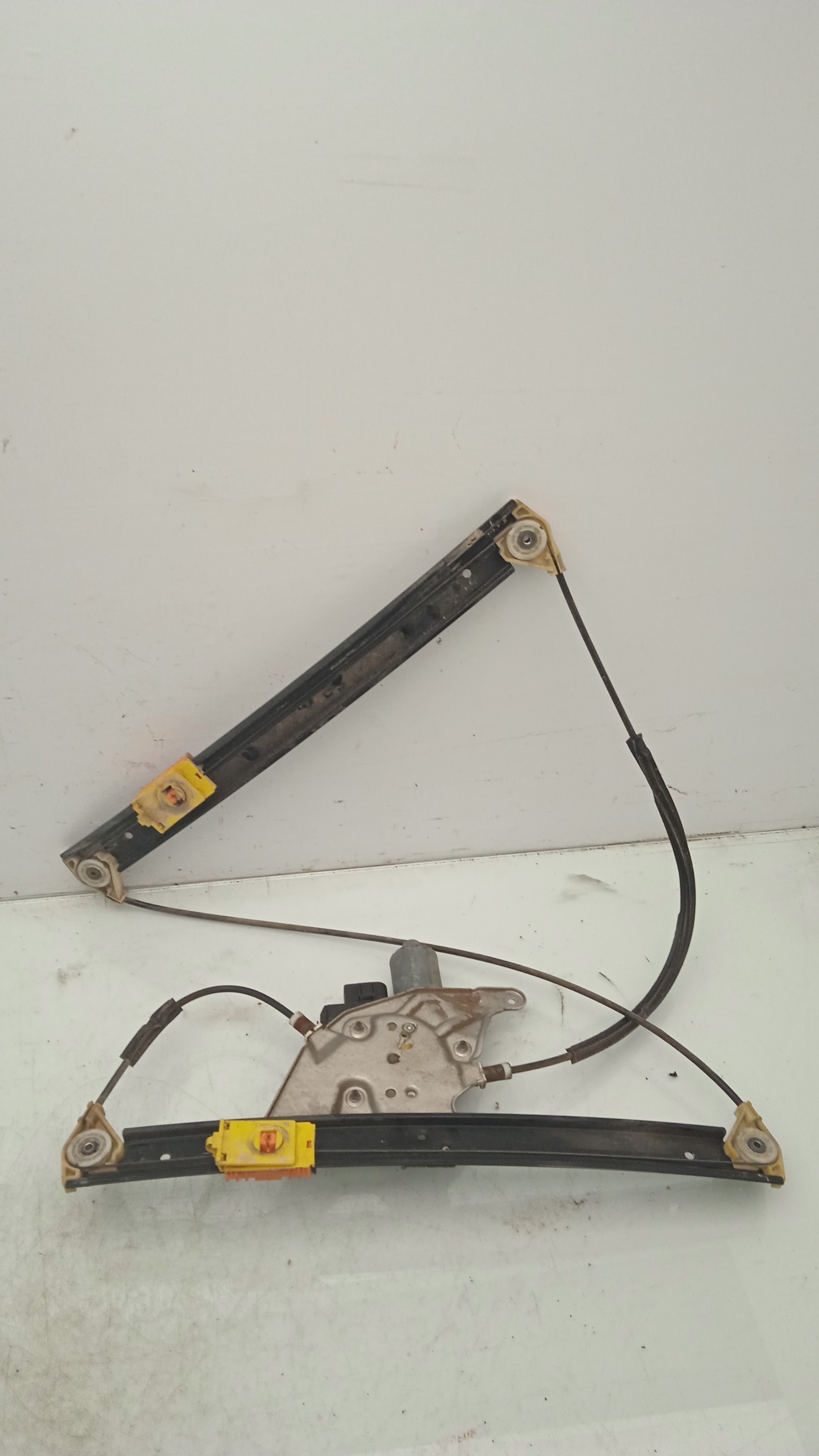 ELEVALUNAS DELANTERO DERECHO AUDI A6 AVF