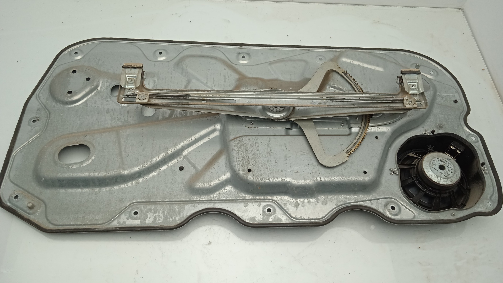 ELEVALUNAS DELANTERO DERECHO FORD FOCUS G6DA