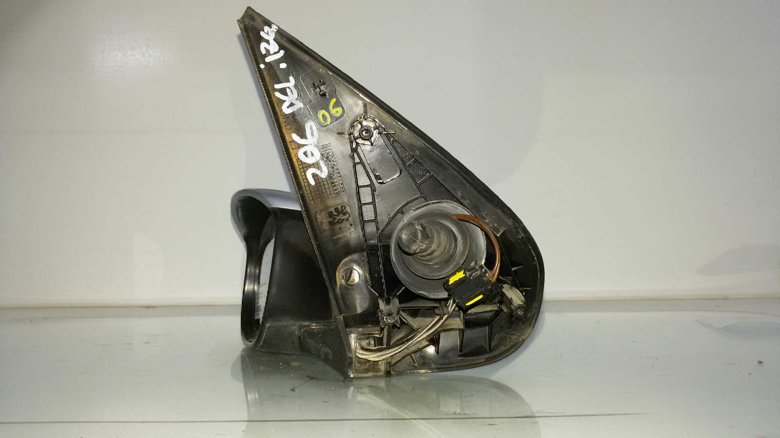 RETROVISOR IZQUIERDO PEUGEOT 206 D-8HX