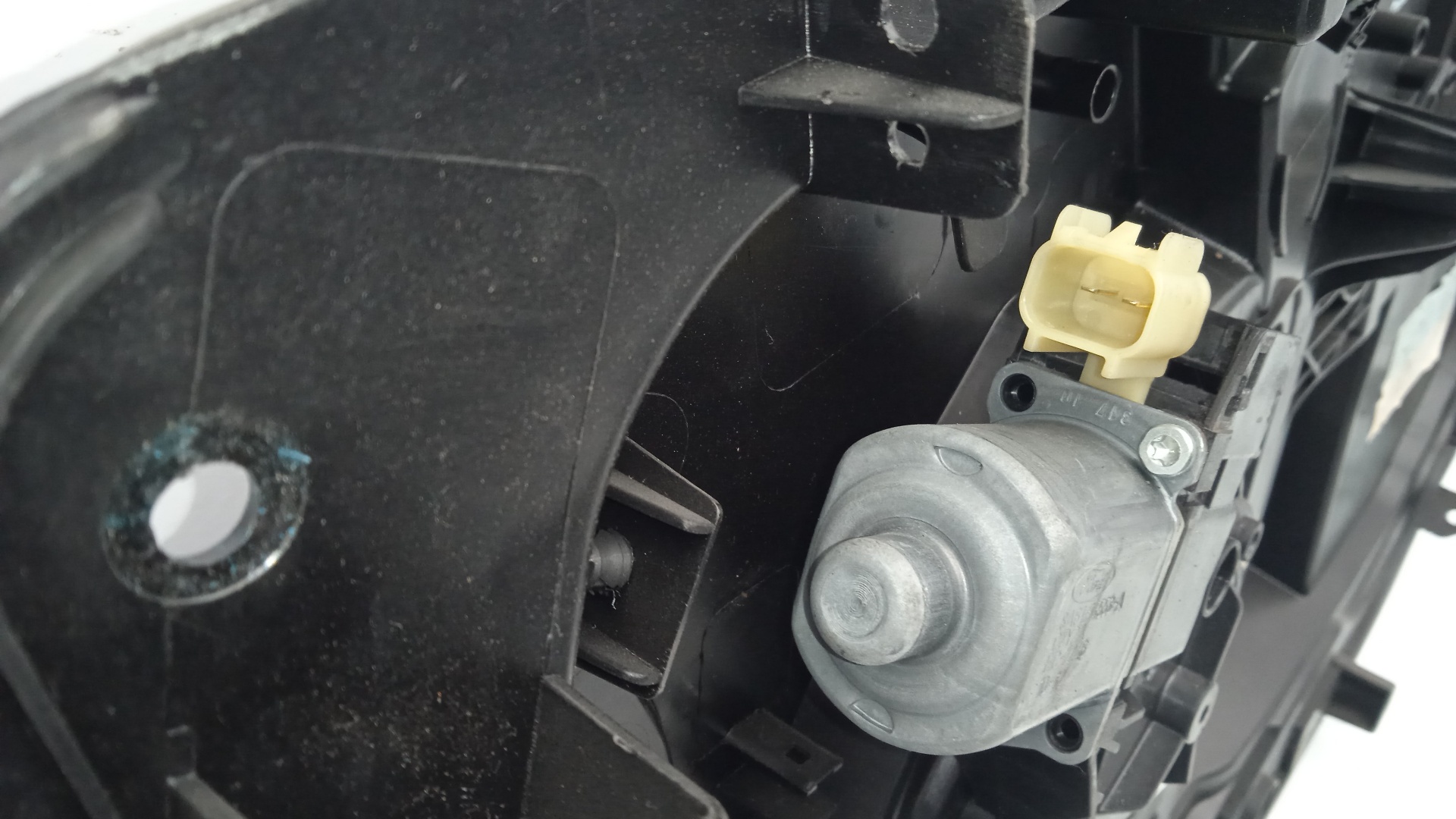 ELEVALUNAS DELANTERO DERECHO FORD FIESTA SNJB