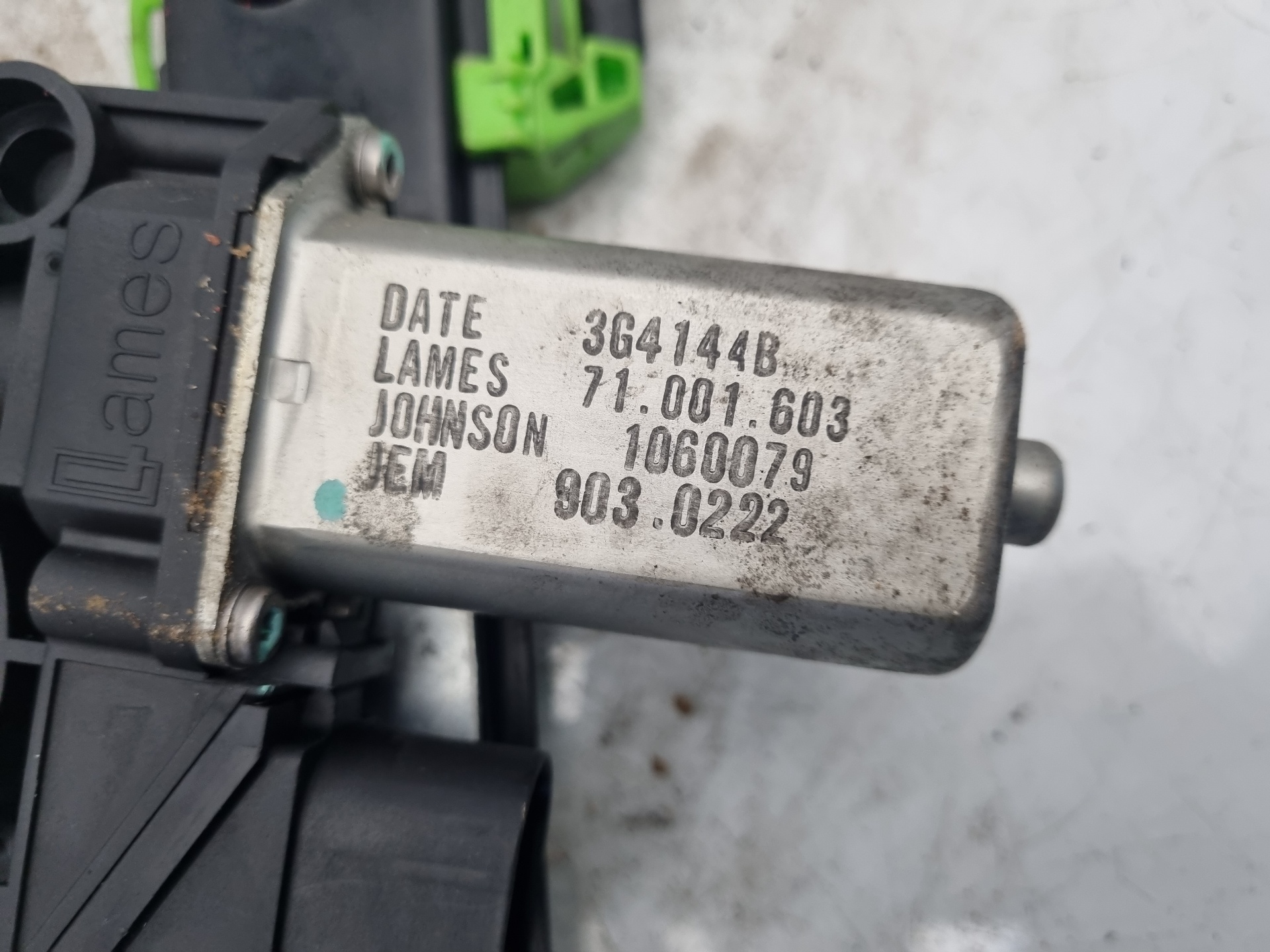 ELEVALUNAS TRASERO DERECHO BMW 1 N42B20B