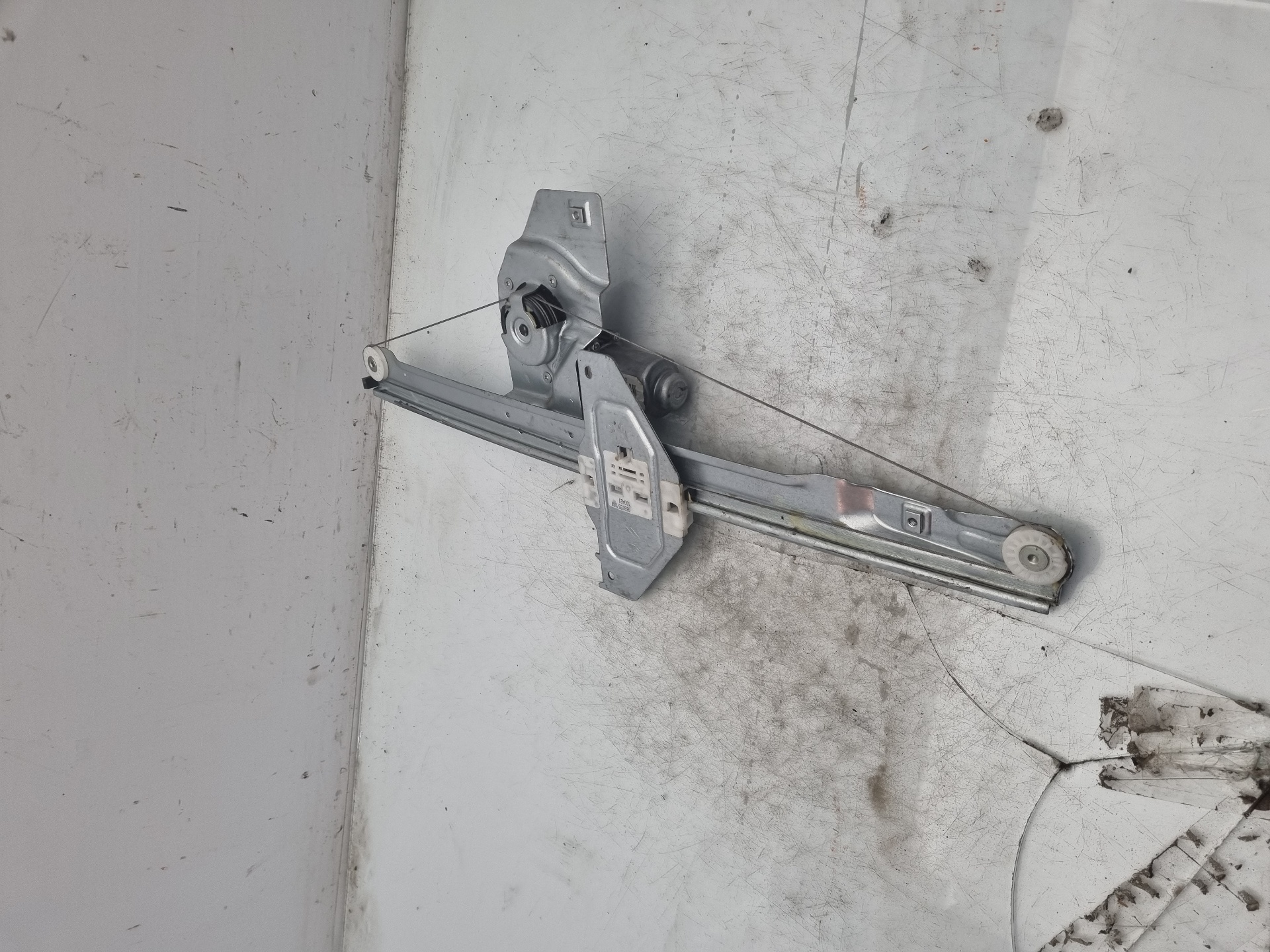 ELEVALUNAS DELANTERO DERECHO PEUGEOT PARTNER 9HZ