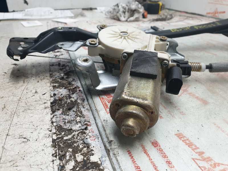 ELEVALUNAS DELANTERO DERECHO FORD FOCUS FYDB