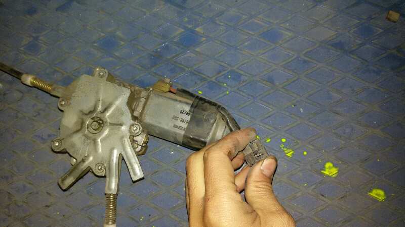 ELEVALUNAS DELANTERO DERECHO VOLKSWAGEN GOLF 