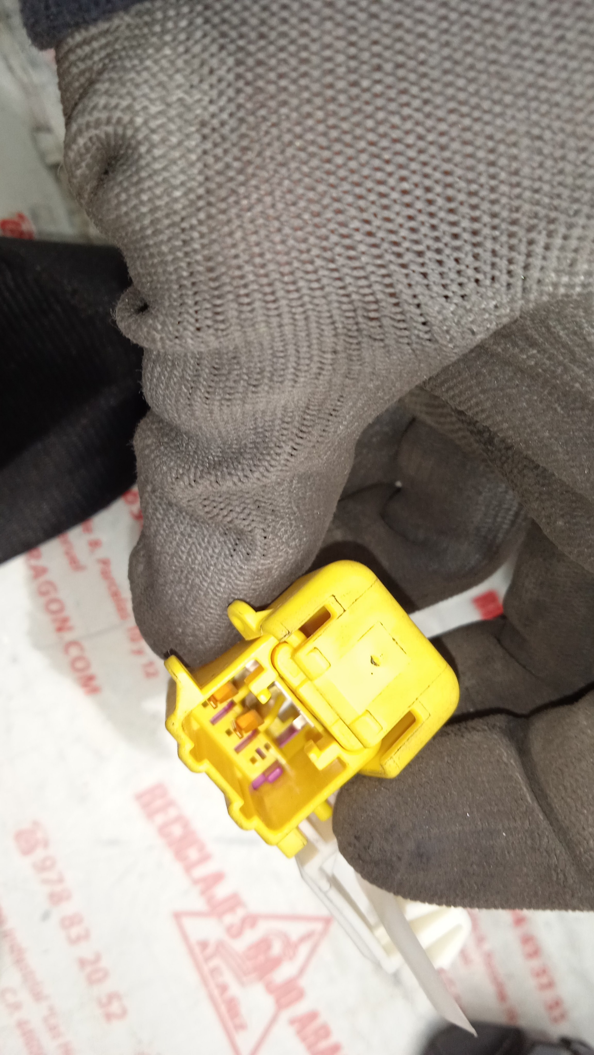 CINTURON SEGURIDAD DEL. IZQ. VOLKSWAGEN POLO BKY