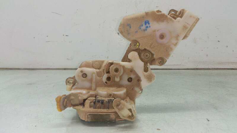 CERRADURA PUERTA DELANTERA DERECHA NISSAN TERRANO TD27T