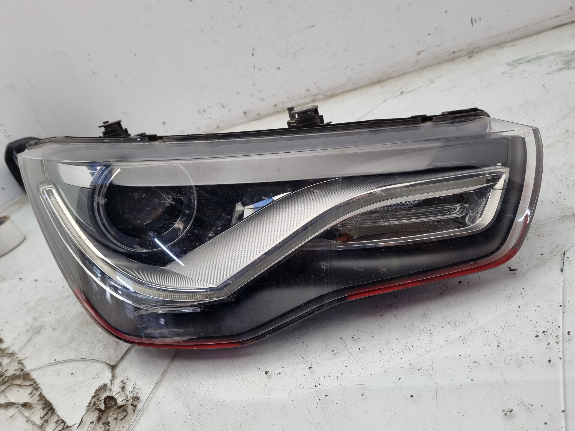 FARO DERECHO AUDI A1 CAYC