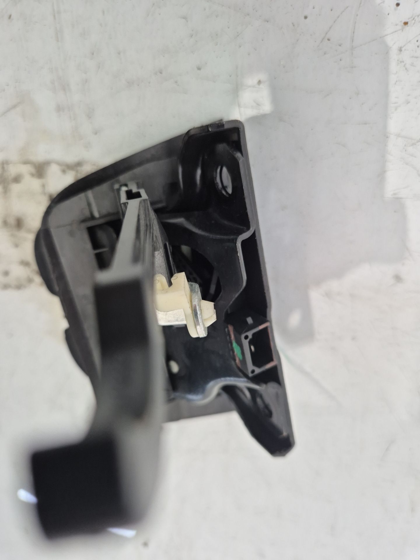 CERRADURA MALETERO / PORTON AUDI A3 
