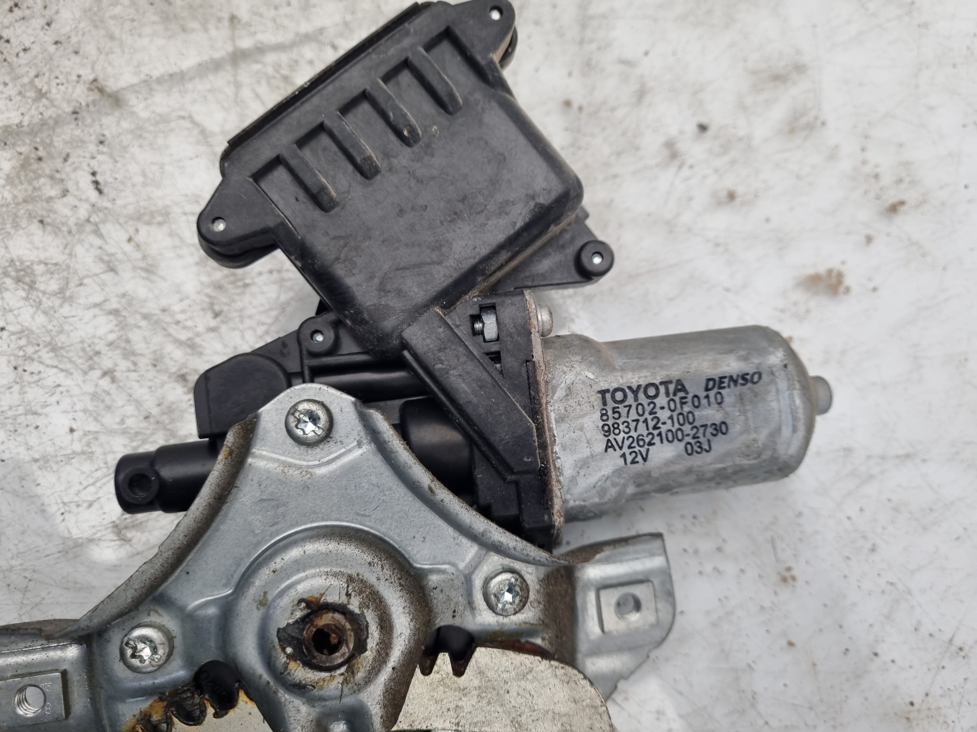 ELEVALUNAS DELANTERO IZQUIERDO TOYOTA YARIS D1ND