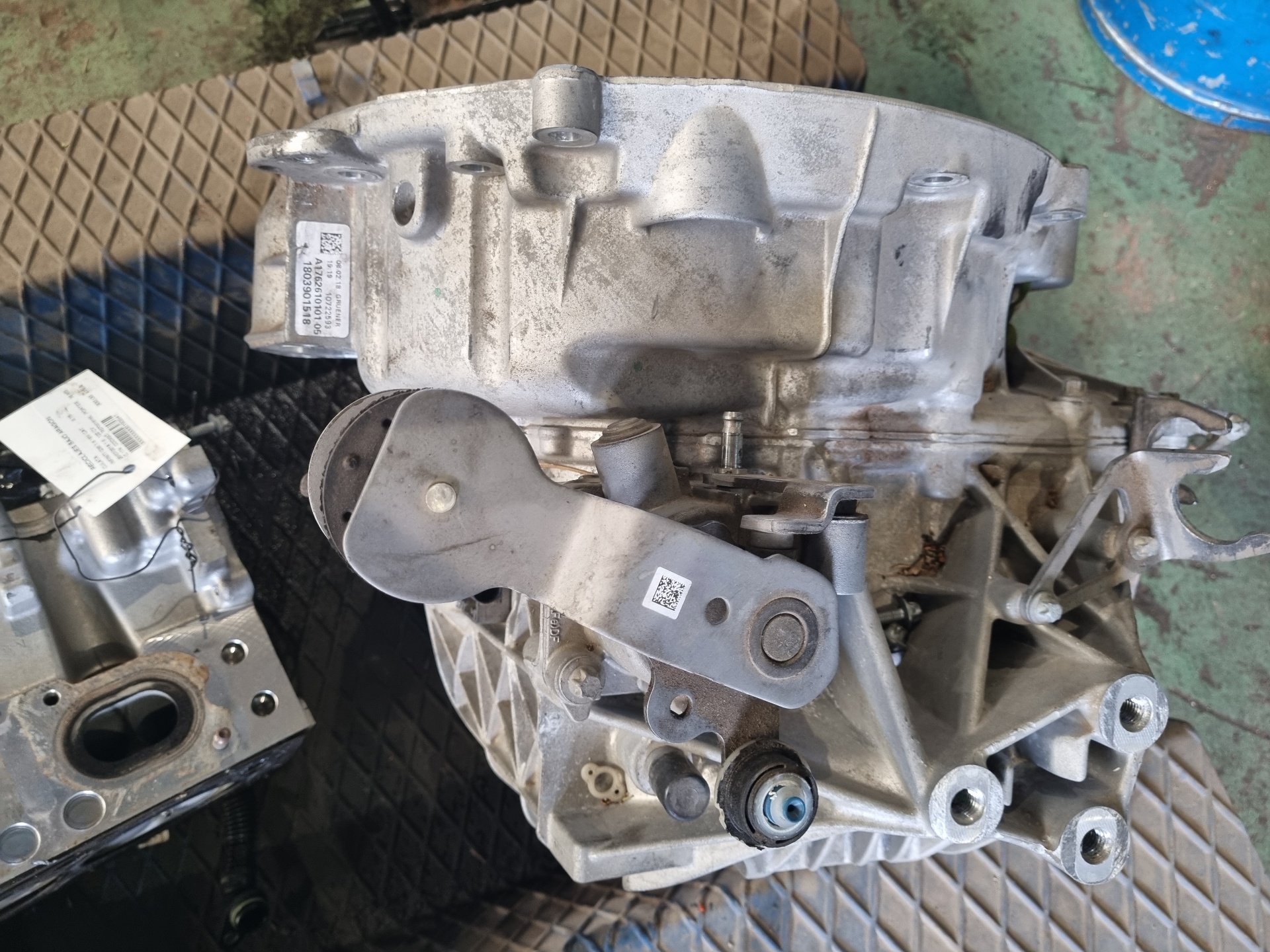 CAJA CAMBIOS INFINITI Q30 