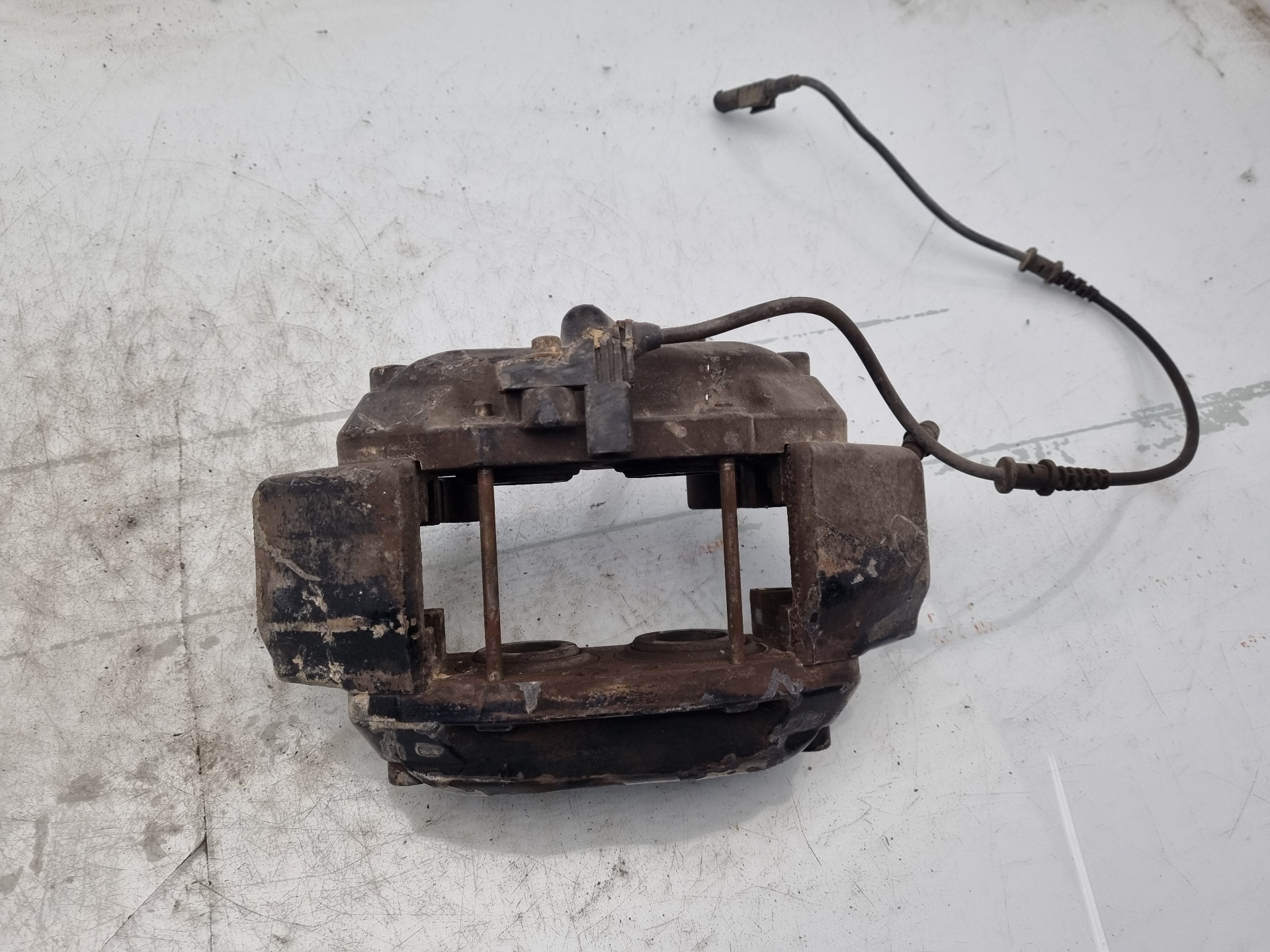 PINZA FRENO DELANTERA DERECHA MERCEDES-BENZ CLASE  M112944