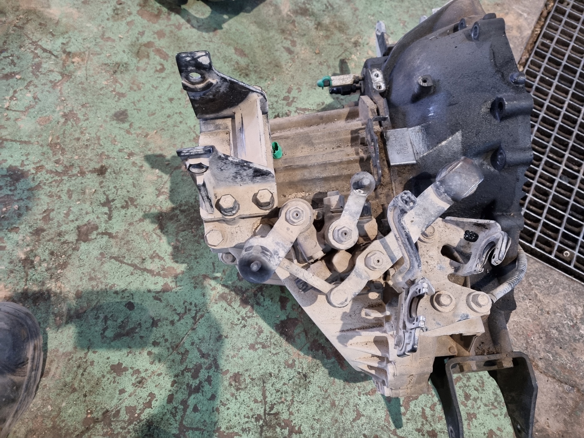 CAJA CAMBIOS KIA CARENS D4EA