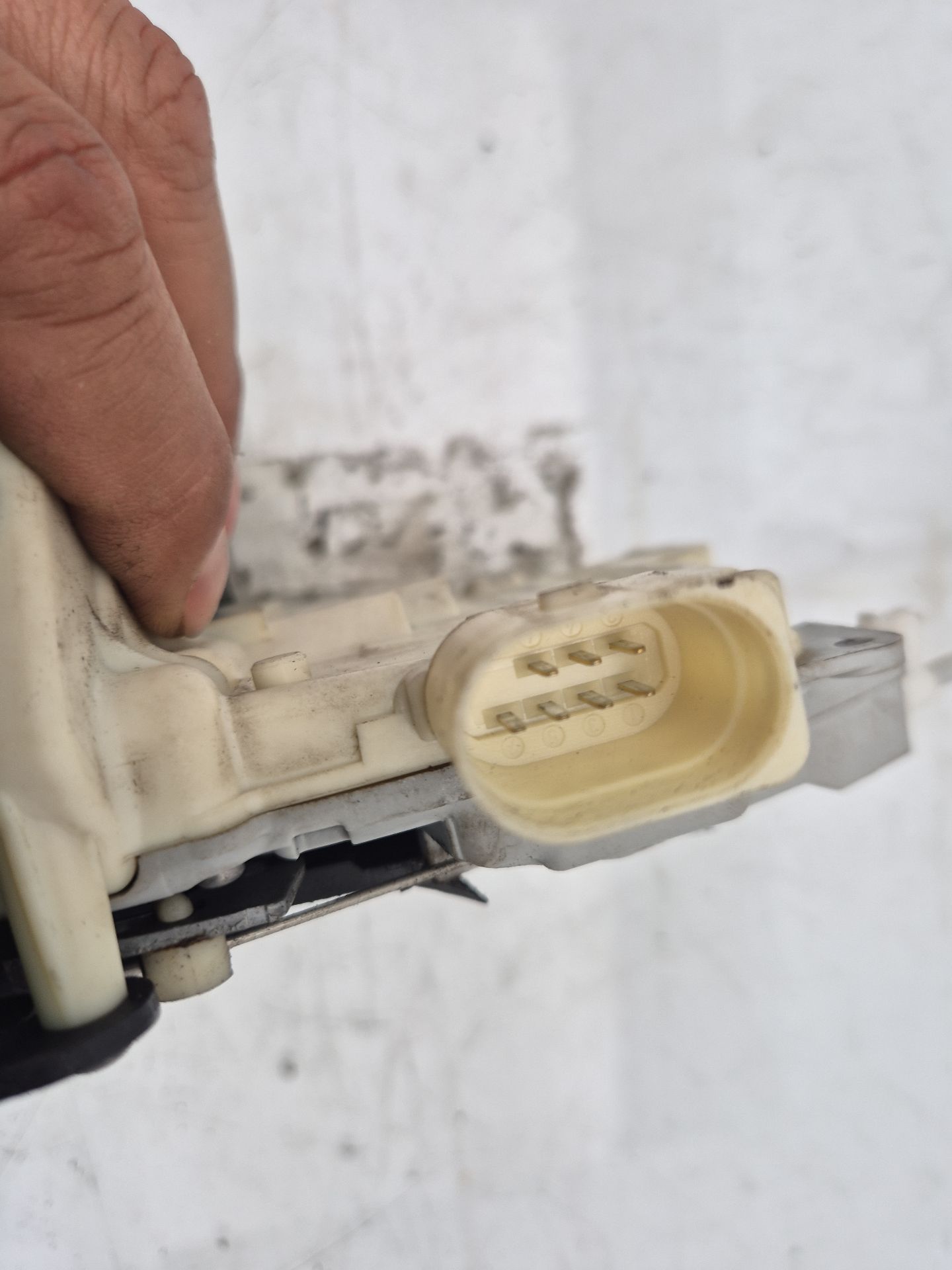 CERRADURA PUERTA DELANTERA DERECHA AUDI A3 