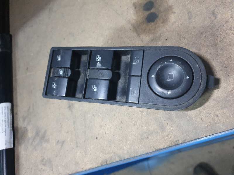 MANDO ELEVALUNAS DELANTERO IZQUIERDO OPEL ASTRA GT Z19DTJ