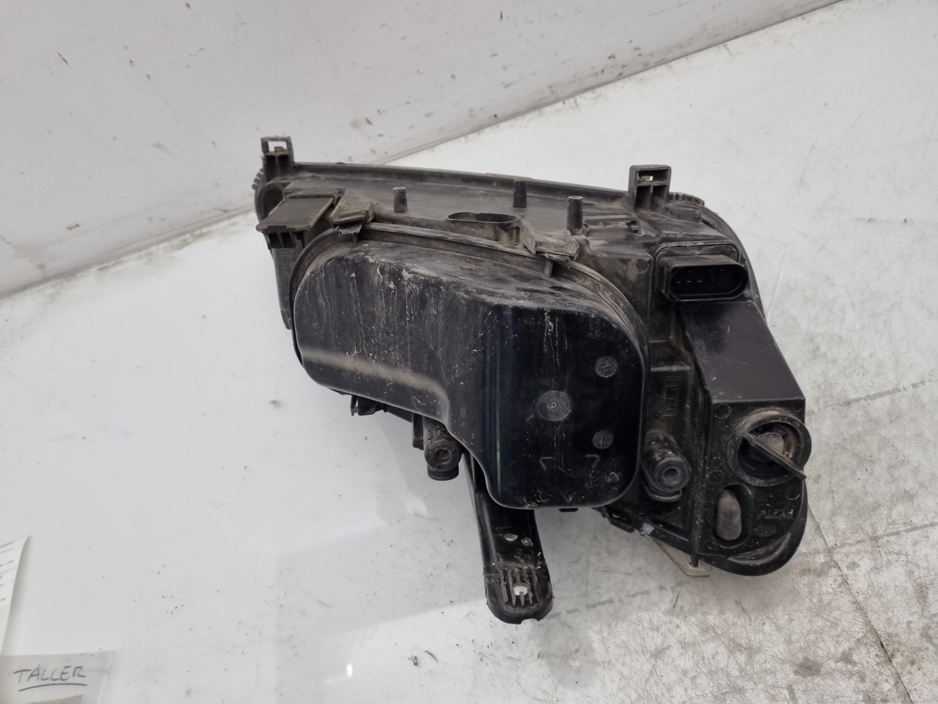 FARO IZQUIERDO FORD FOCUS G8DA