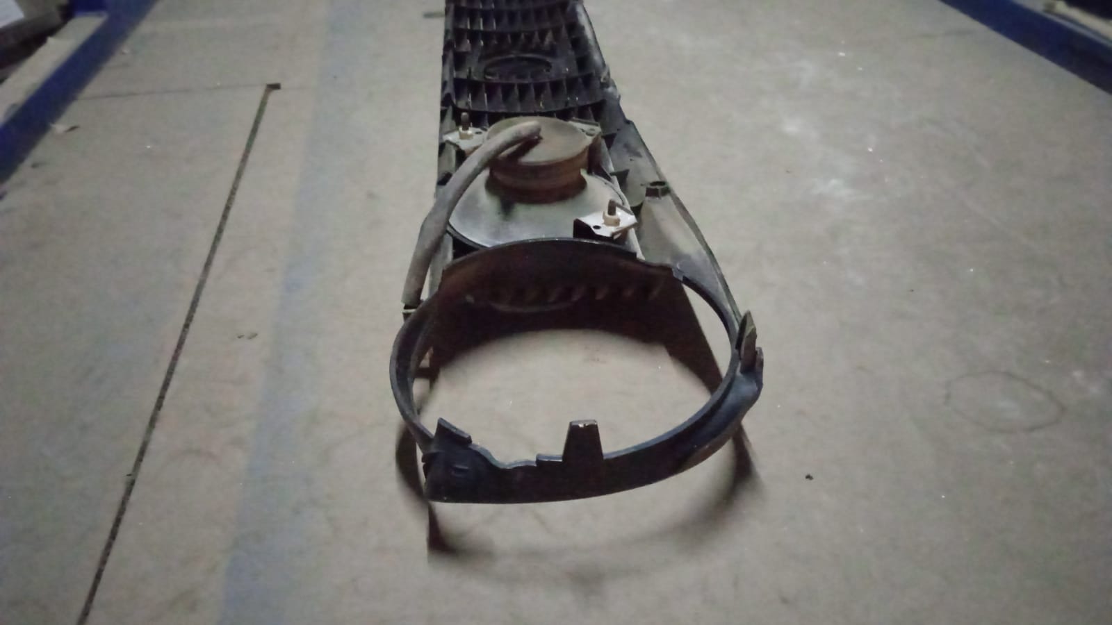 REJILLA DELANTERA VOLKSWAGEN POLO 