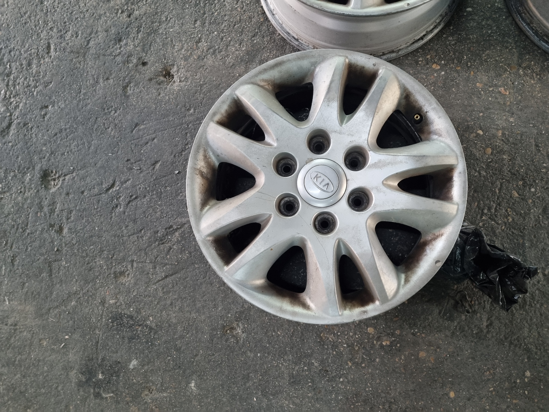 JUEGO LLANTAS KIA CARNIVAL J3