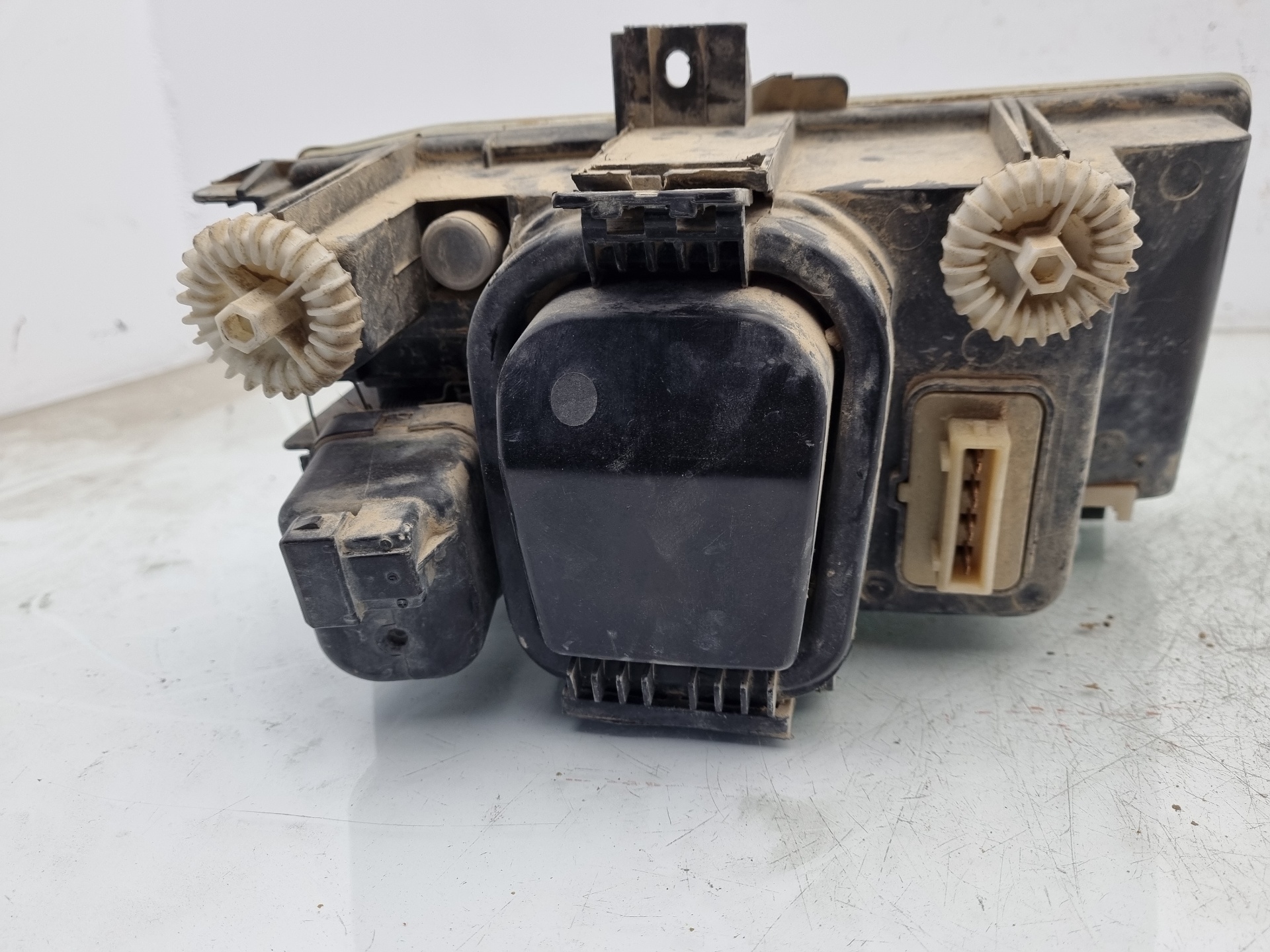 FARO IZQUIERDO SEAT INCA 1Y