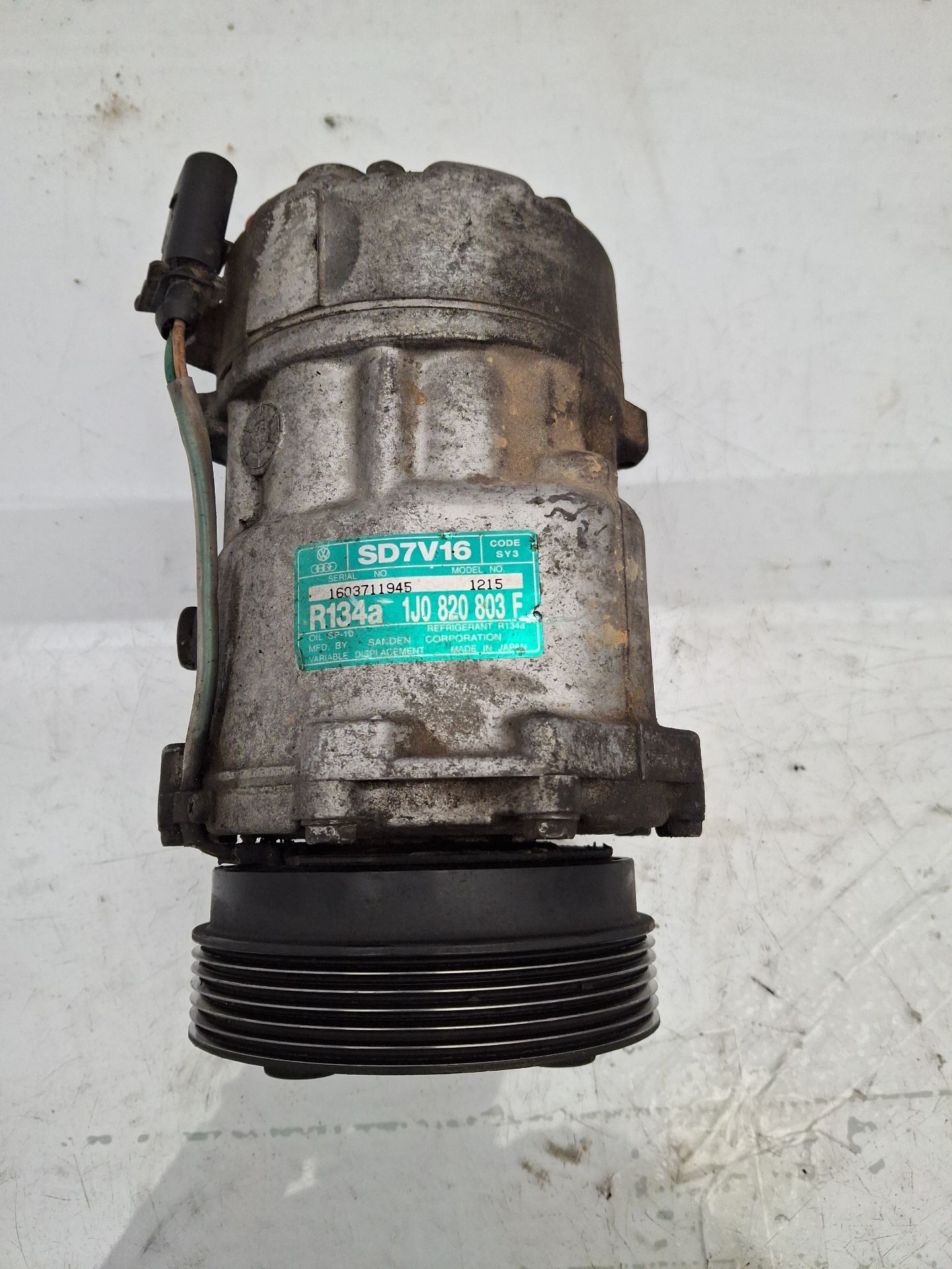 COMPRESOR AIRE ACONDICIONADO VOLKSWAGEN GOLF 