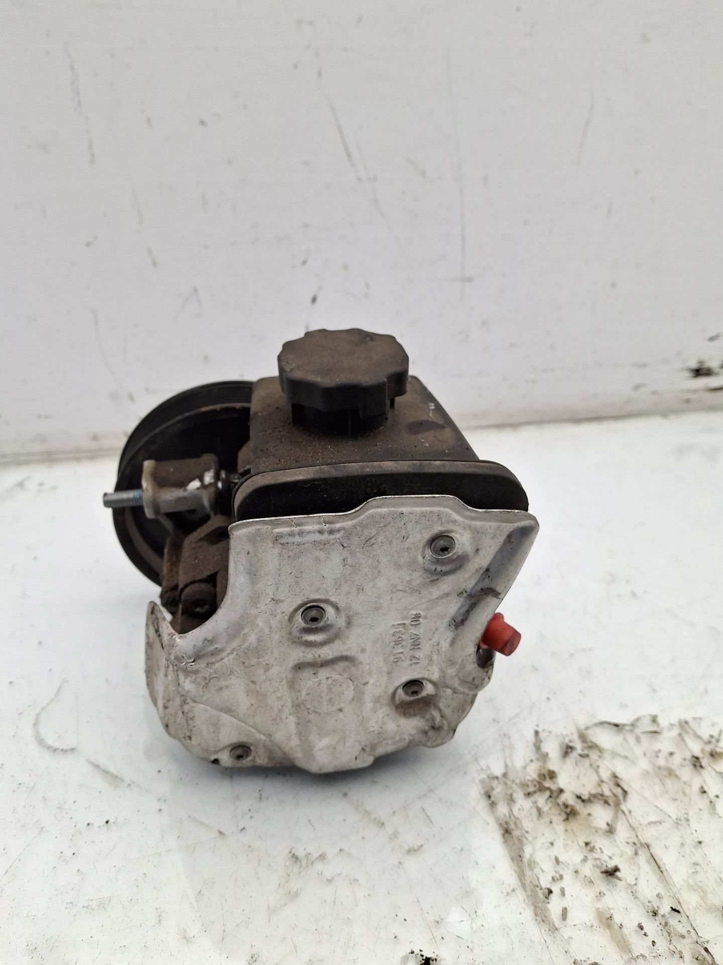 BOMBA DIRECCION MERCEDES-BENZ CLASE C 