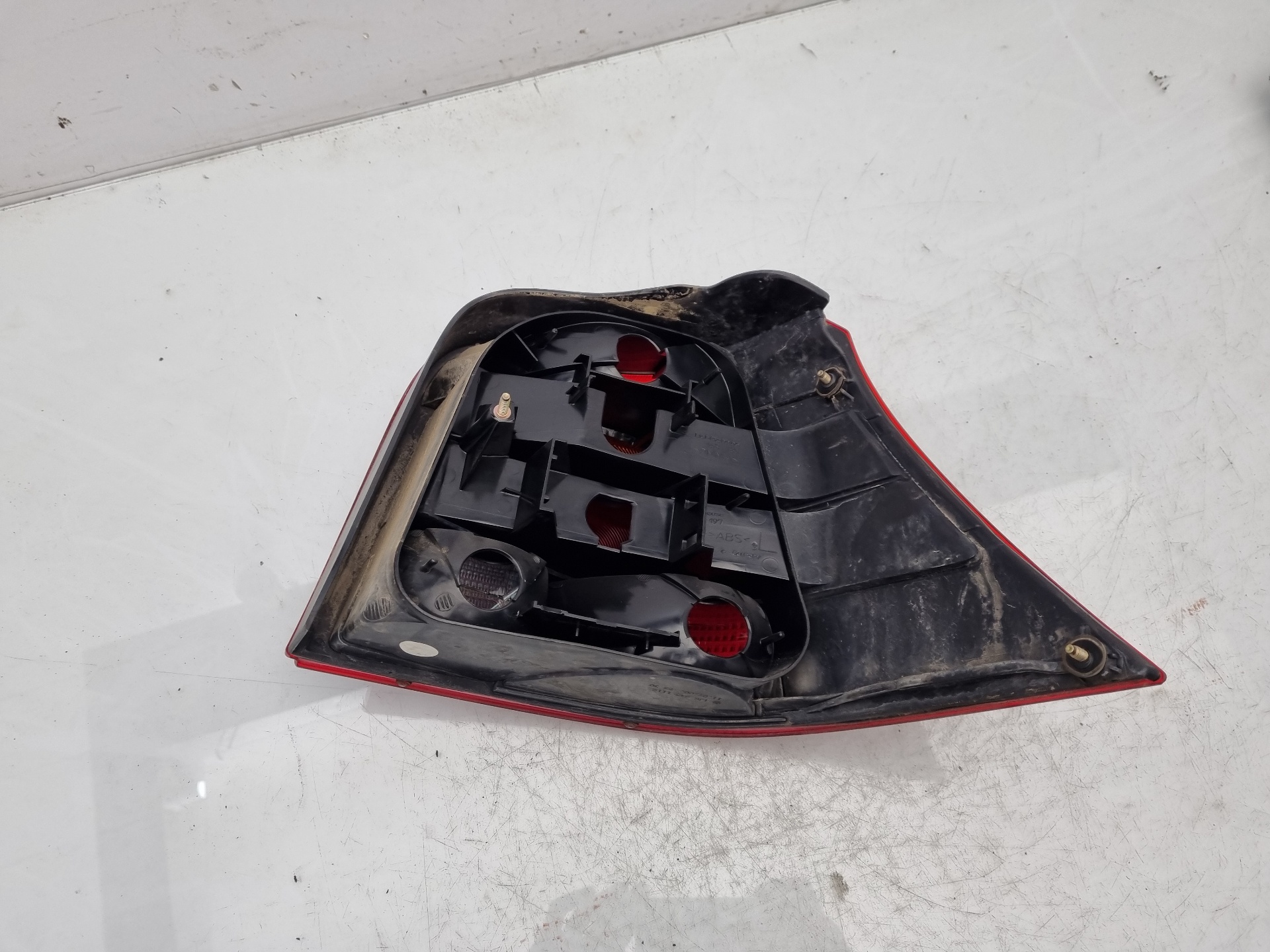 PILOTO TRASERO DERECHO VOLKSWAGEN GOLF AHF