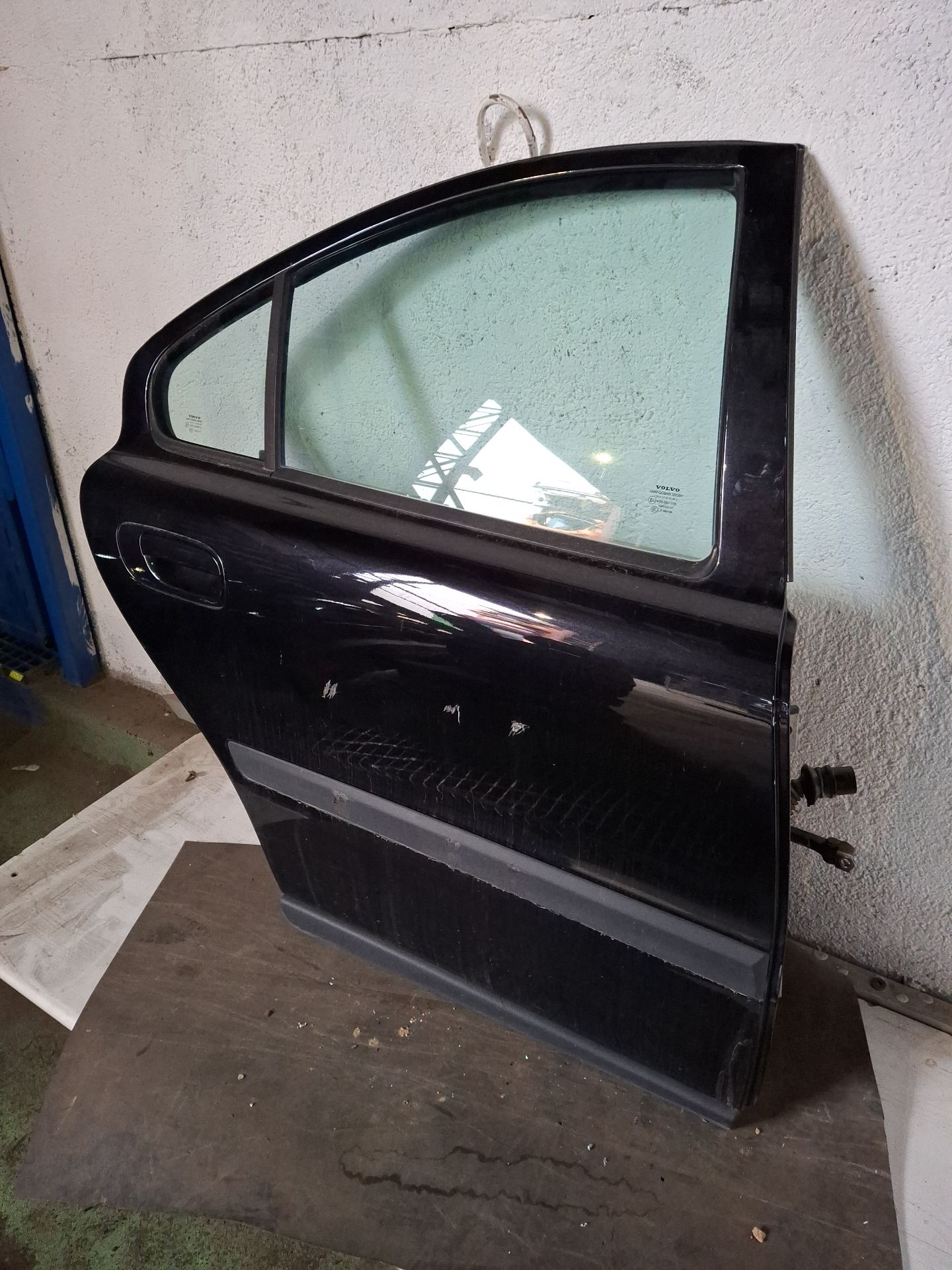PUERTA TRASERA DERECHA VOLVO S60 