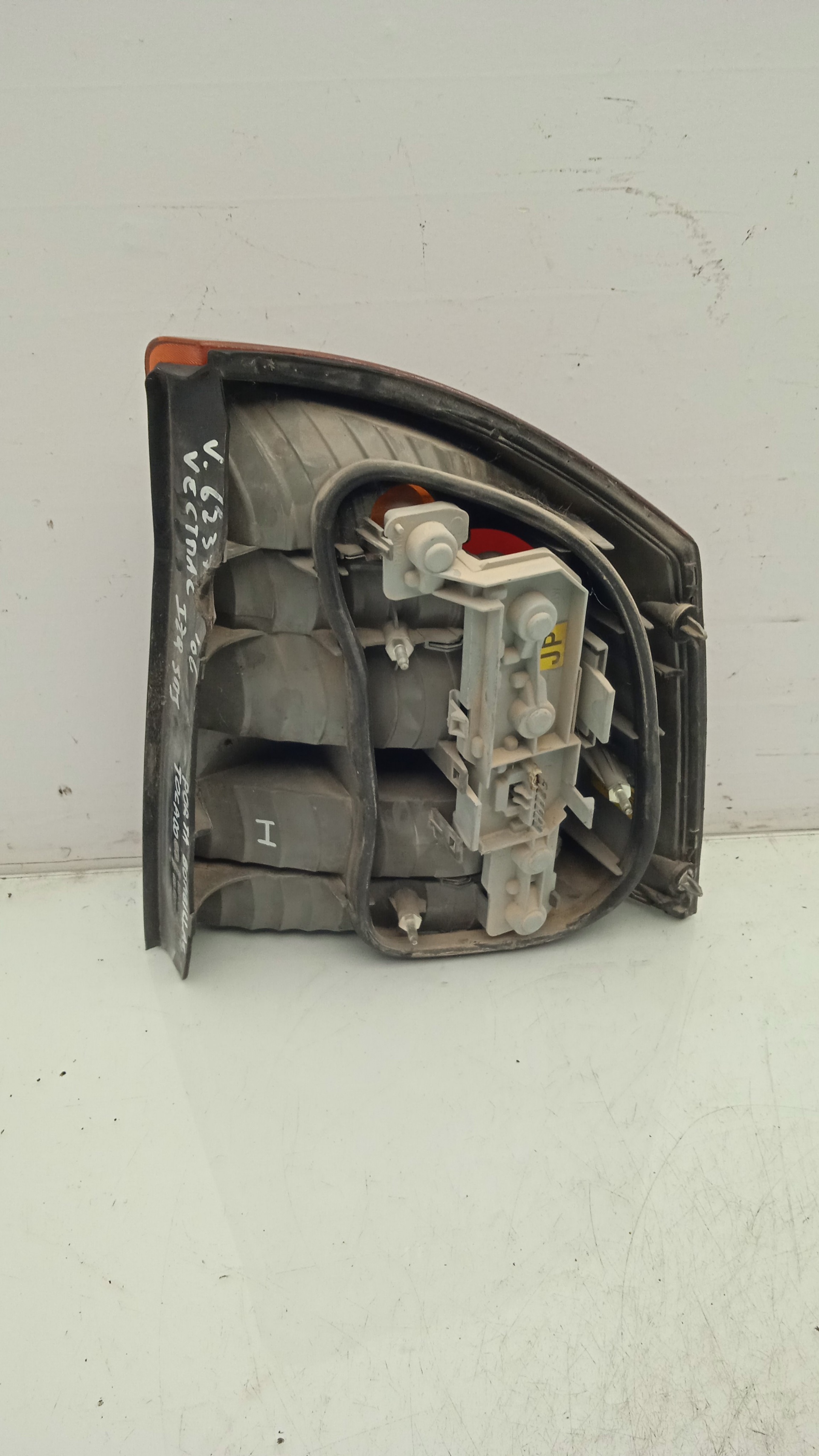 PILOTO TRASERO IZQUIERDO OPEL VECTRA Z22SE