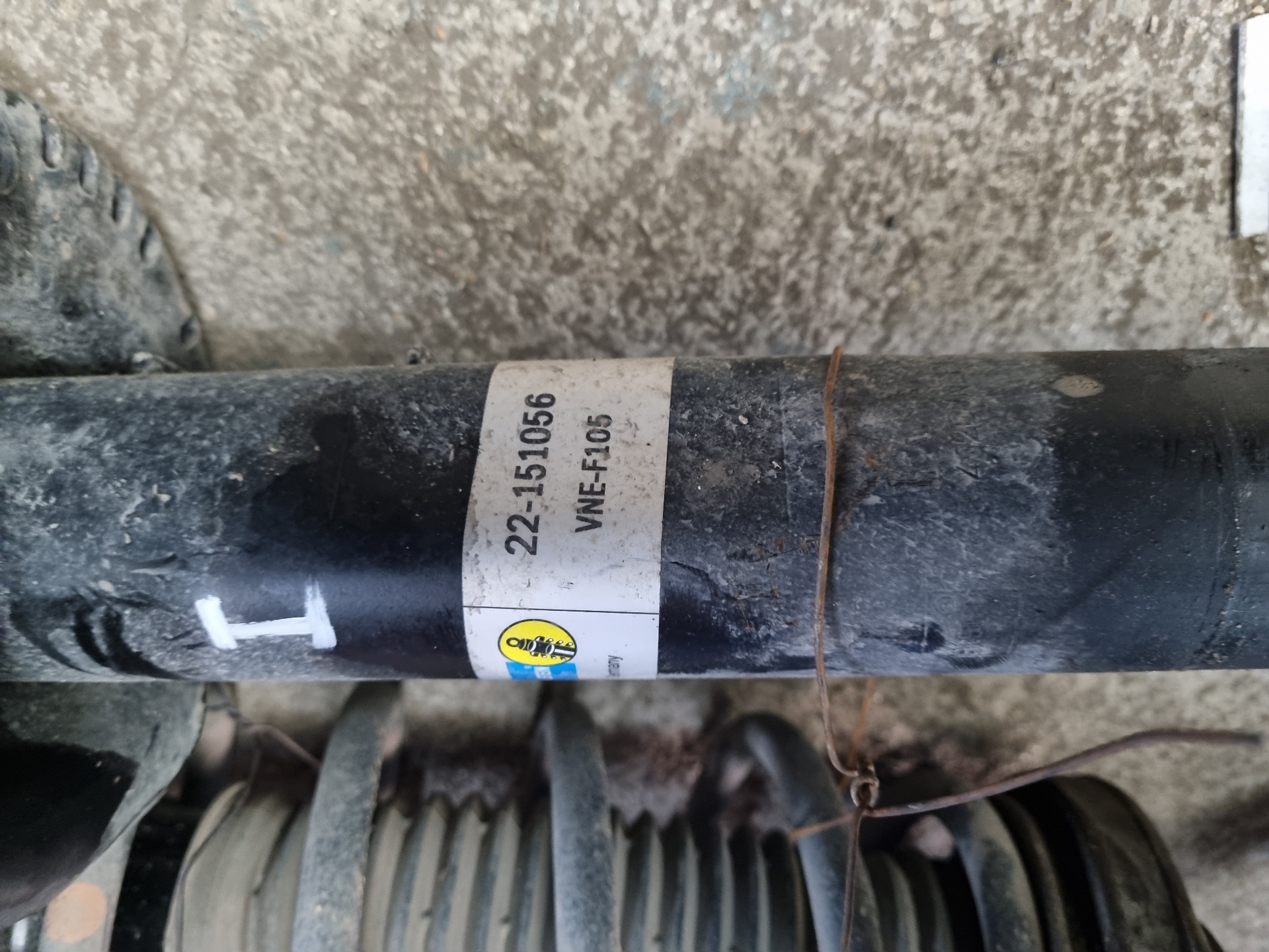 JUEGO AMORTIGUADORES DELANTERO VOLKSWAGEN PASSAT CAY