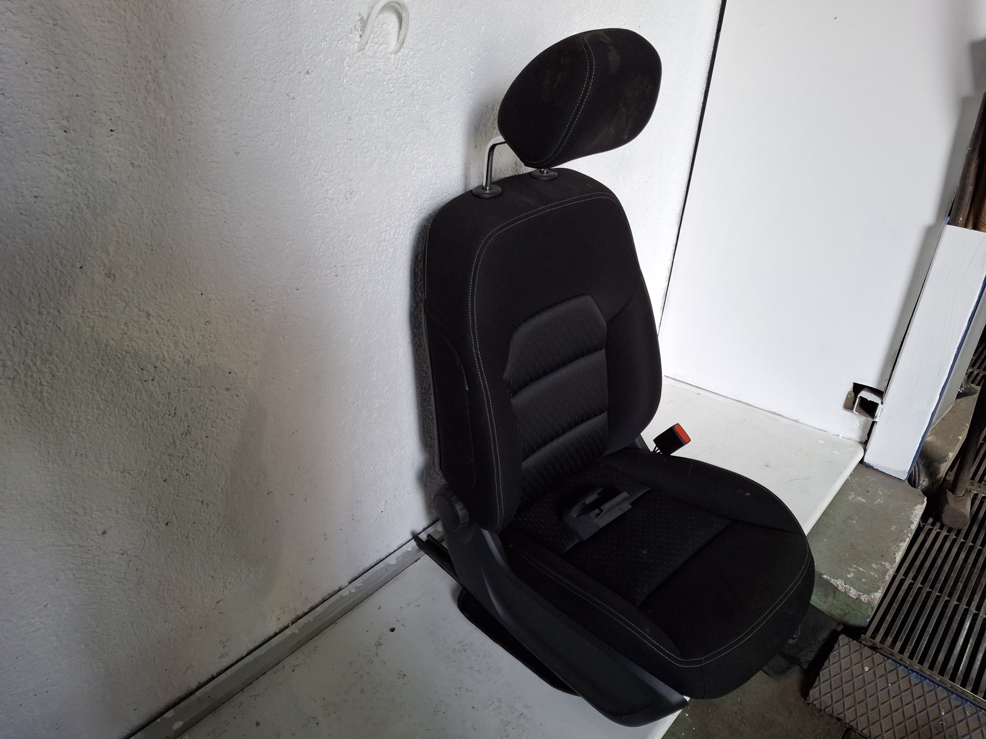 ASIENTO DELANTERO DERECHO INFINITI Q30 270910