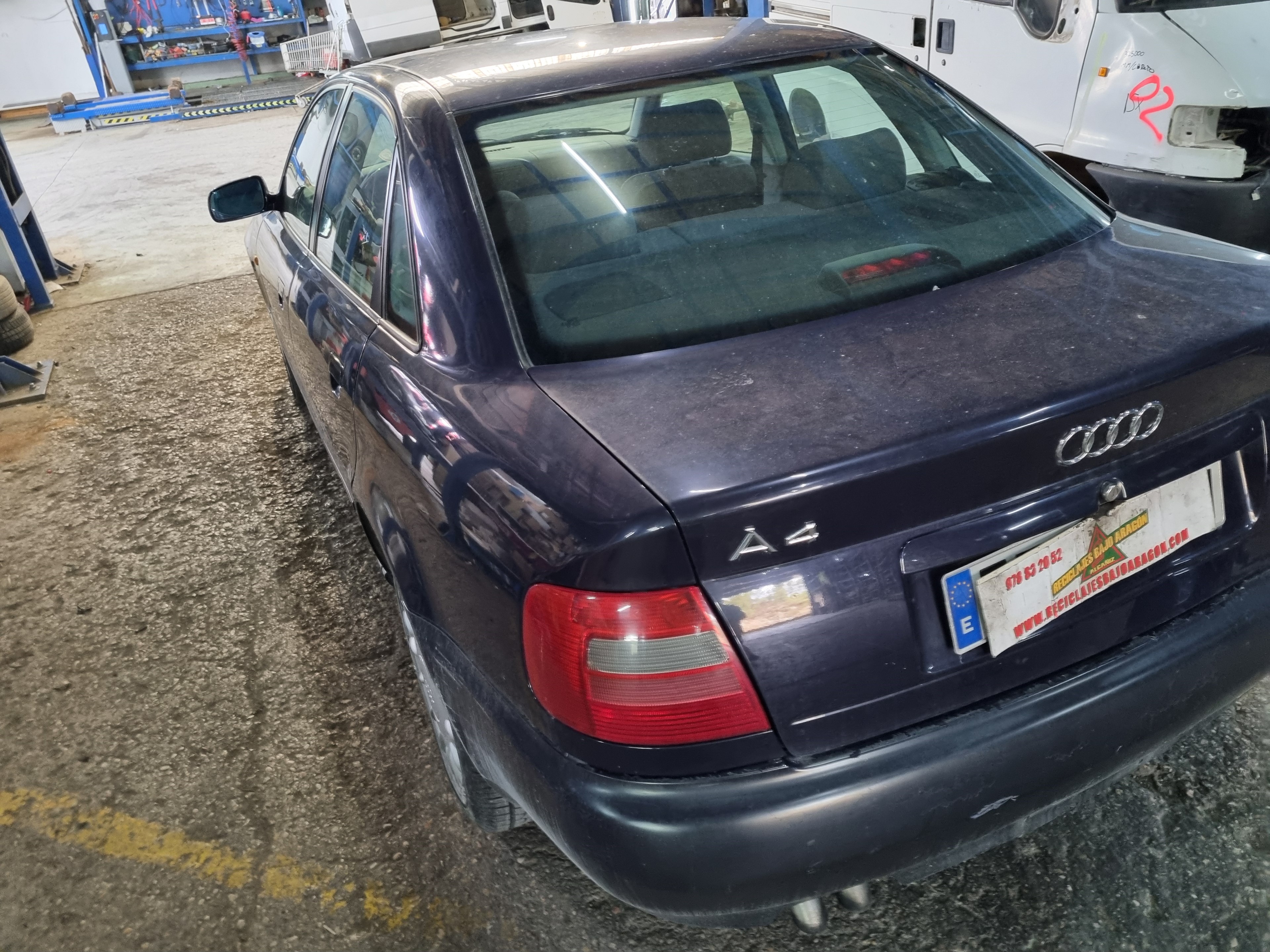 FARO DERECHO AUDI A4 
