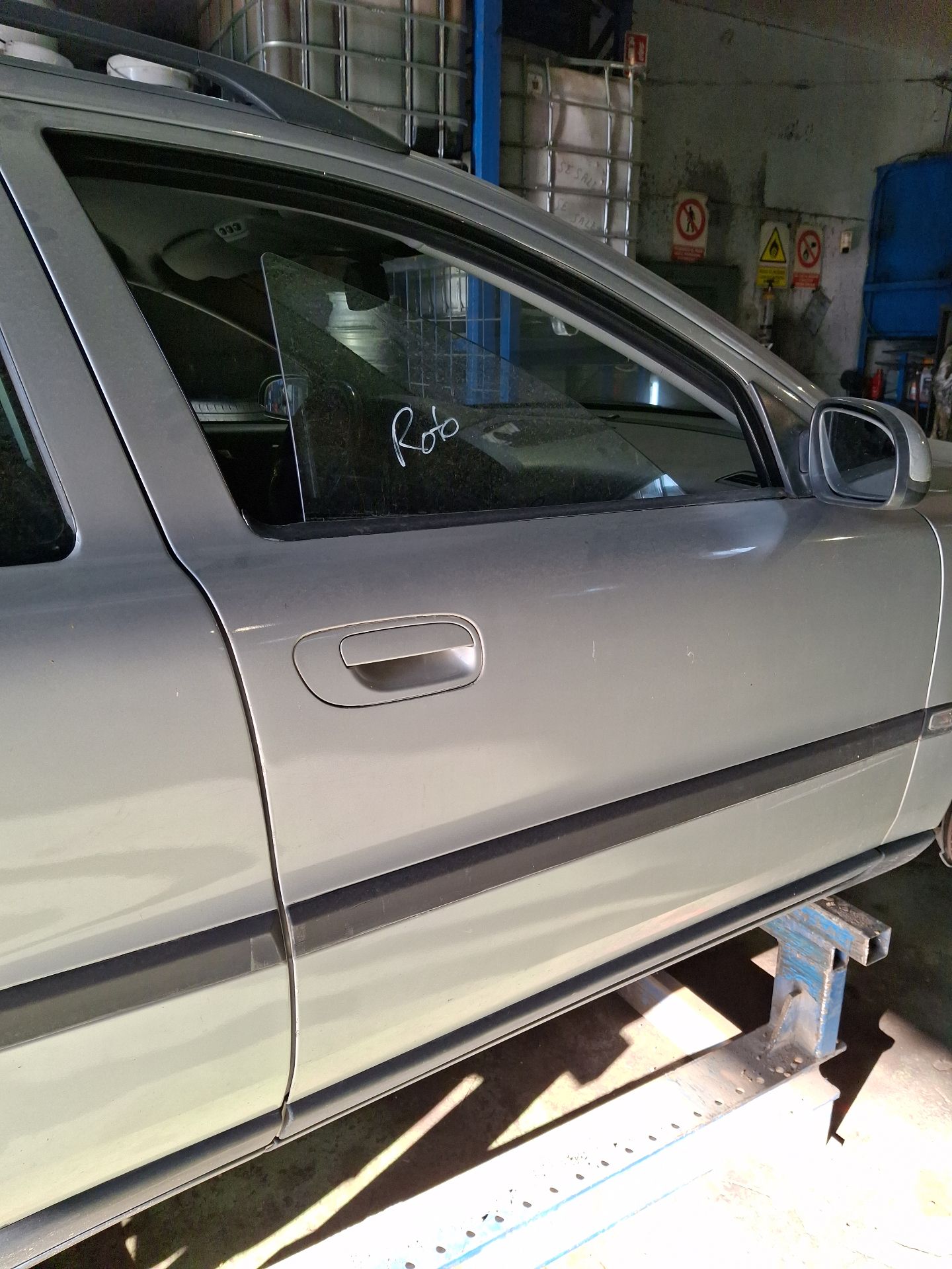 PUERTA DELANTERA DERECHA VOLVO V70 