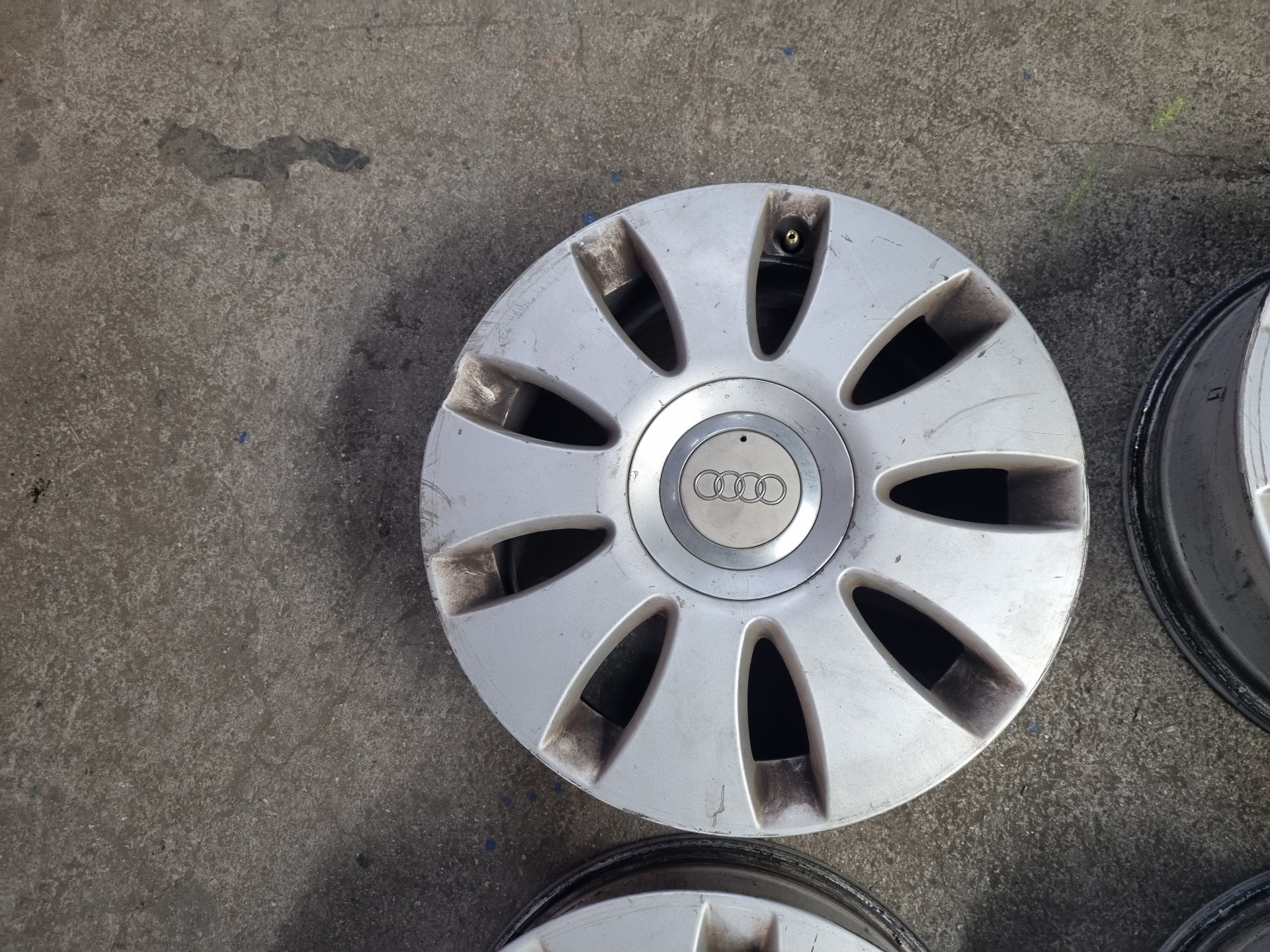 JUEGO LLANTAS AUDI A3 BKC