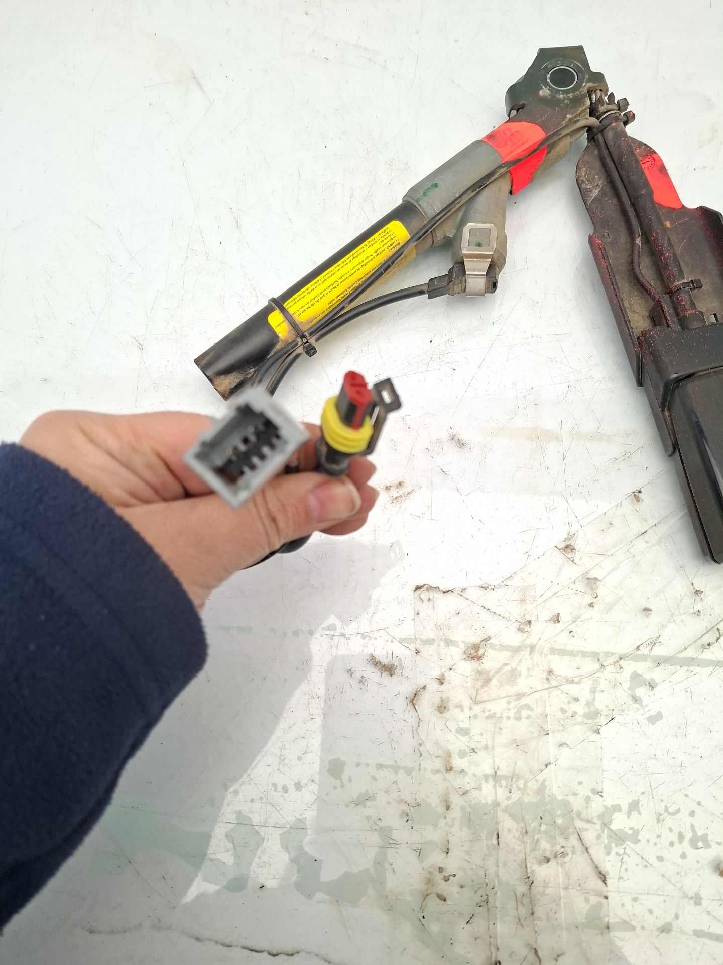 ENGANCHE CINTURON DELANTERO IZQUIERDO RENAULT KANG 