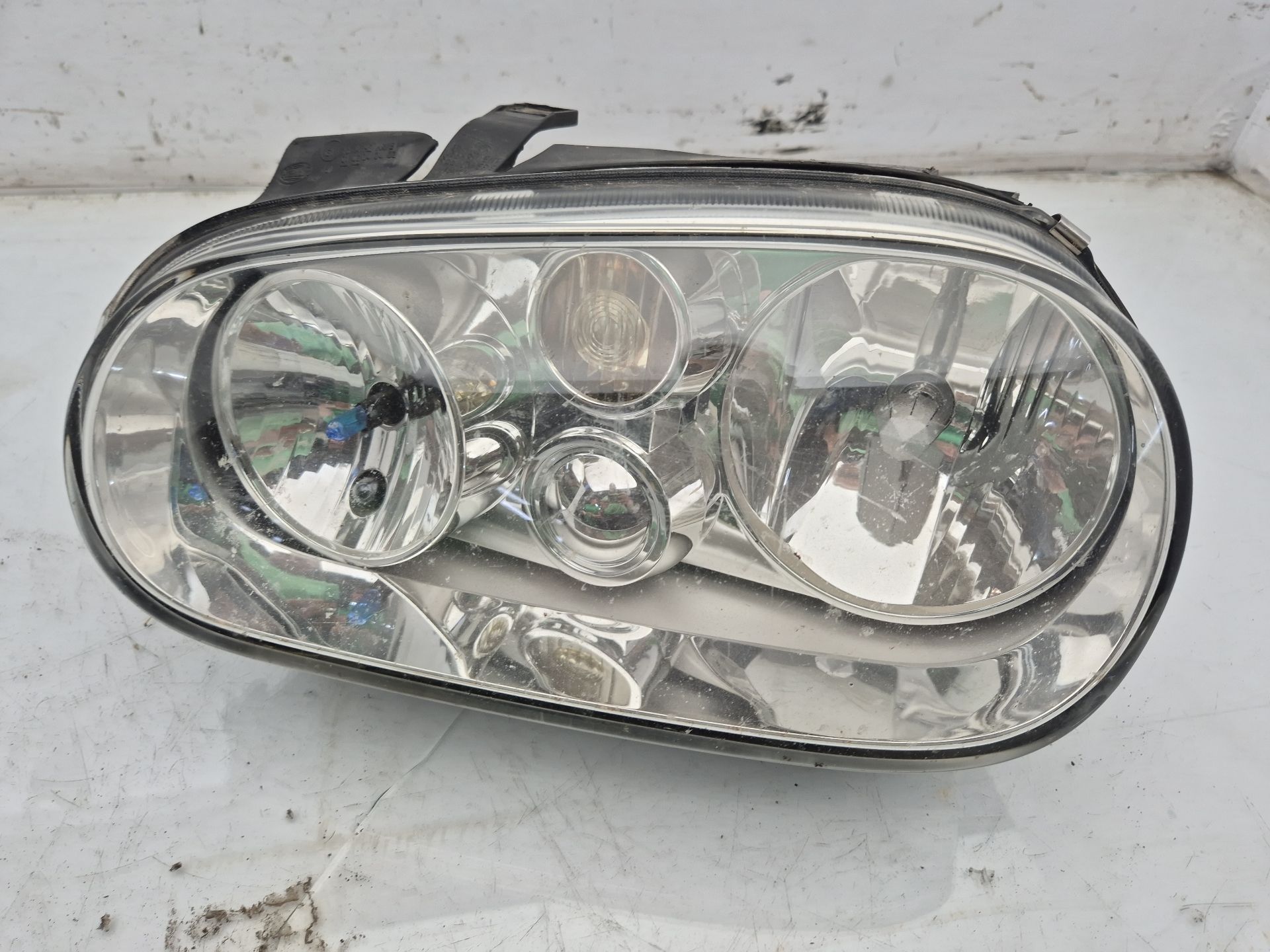 FARO IZQUIERDO VOLKSWAGEN GOLF 