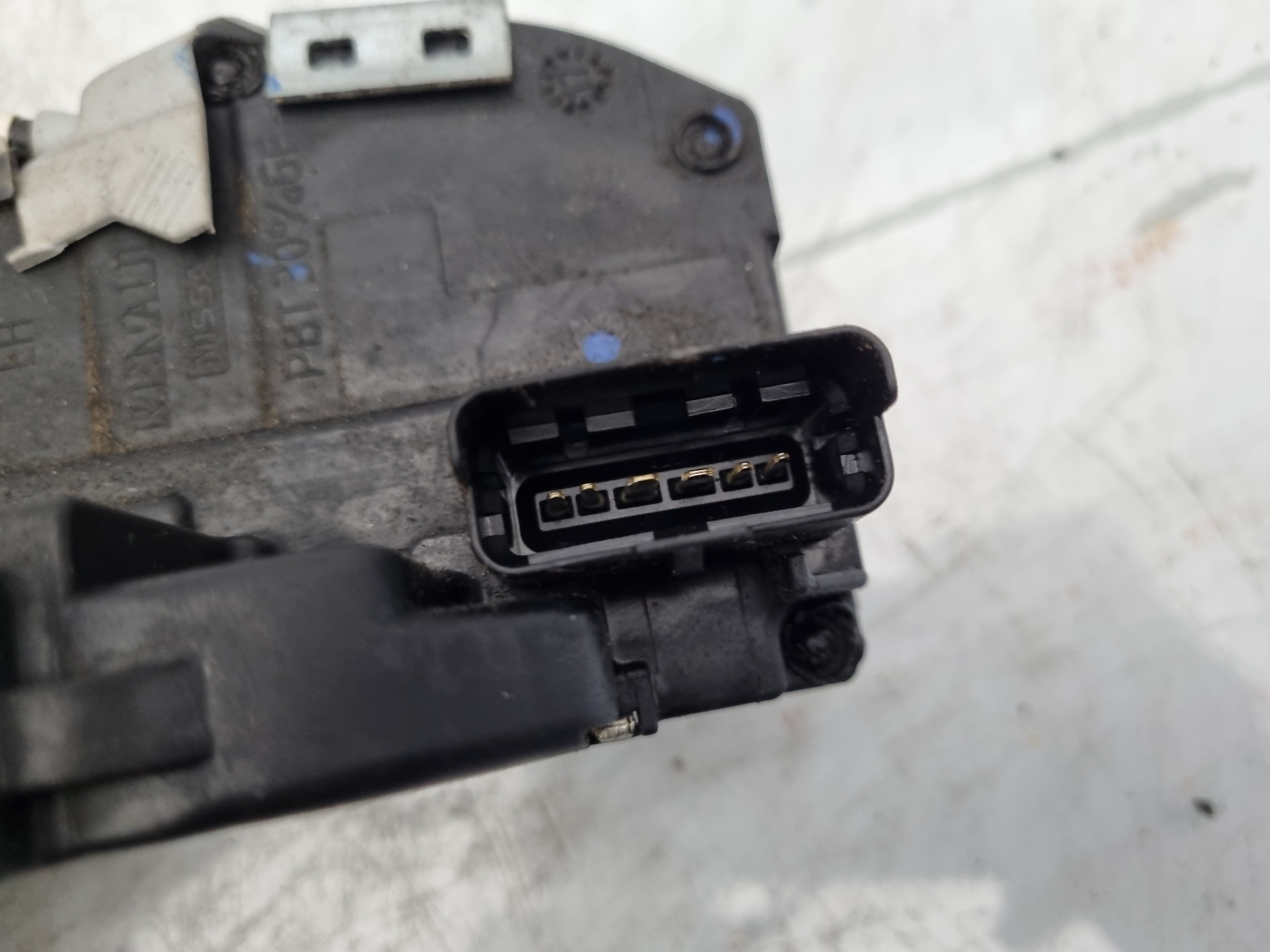 CERRADURA PUERTA DELANTERA IZQUIERDA RENAULT KADJA MR16