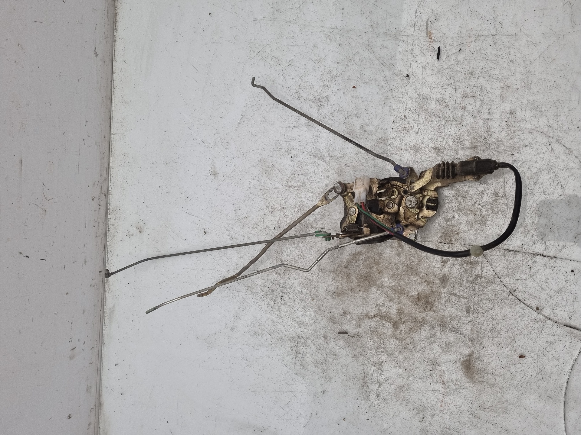 CERRADURA PUERTA DELANTERA IZQUIERDA ISUZU TROOPER 4JX1