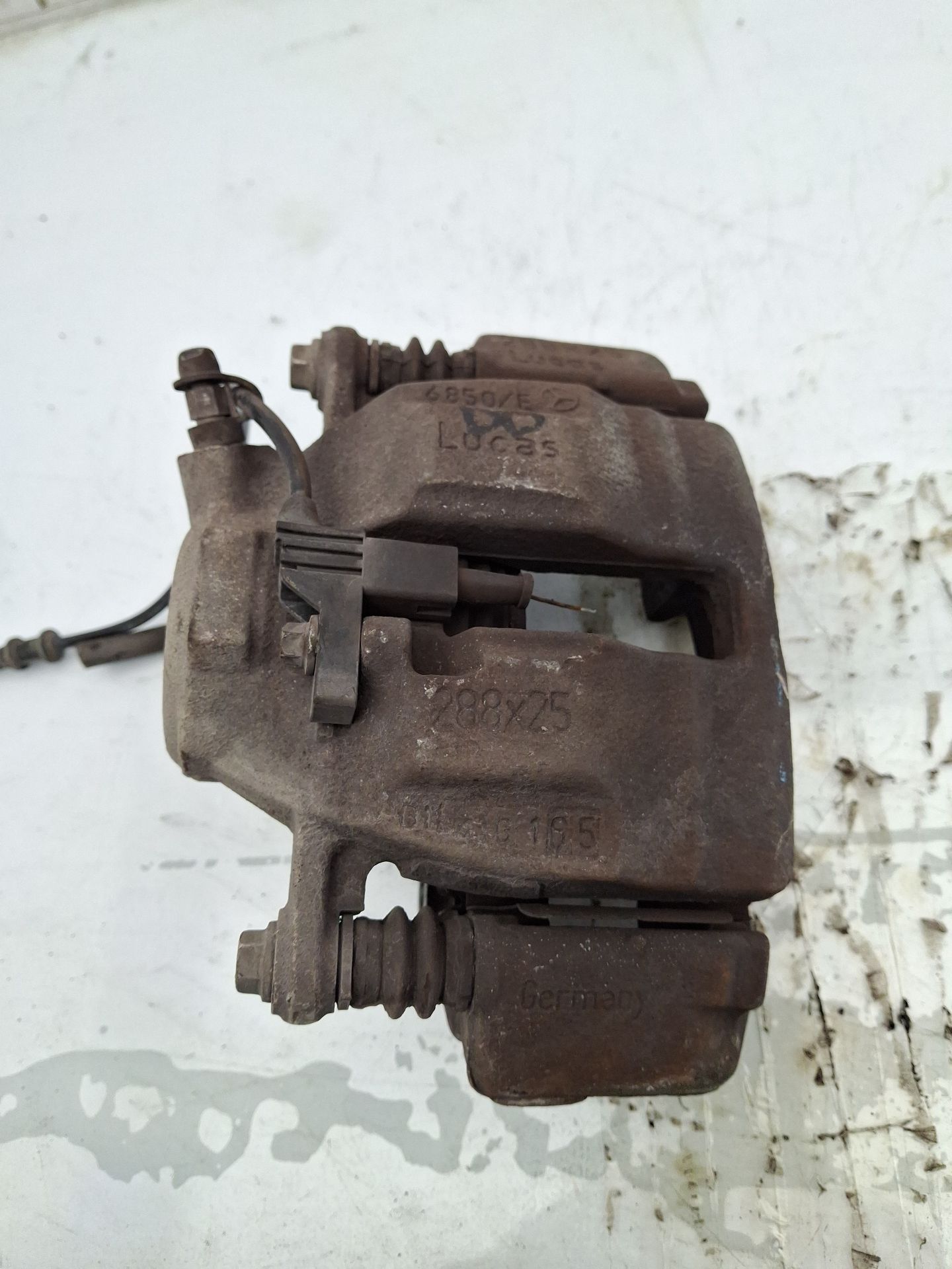 PINZA FRENO DELANTERA DERECHA MERCEDES-BENZ CLASE  