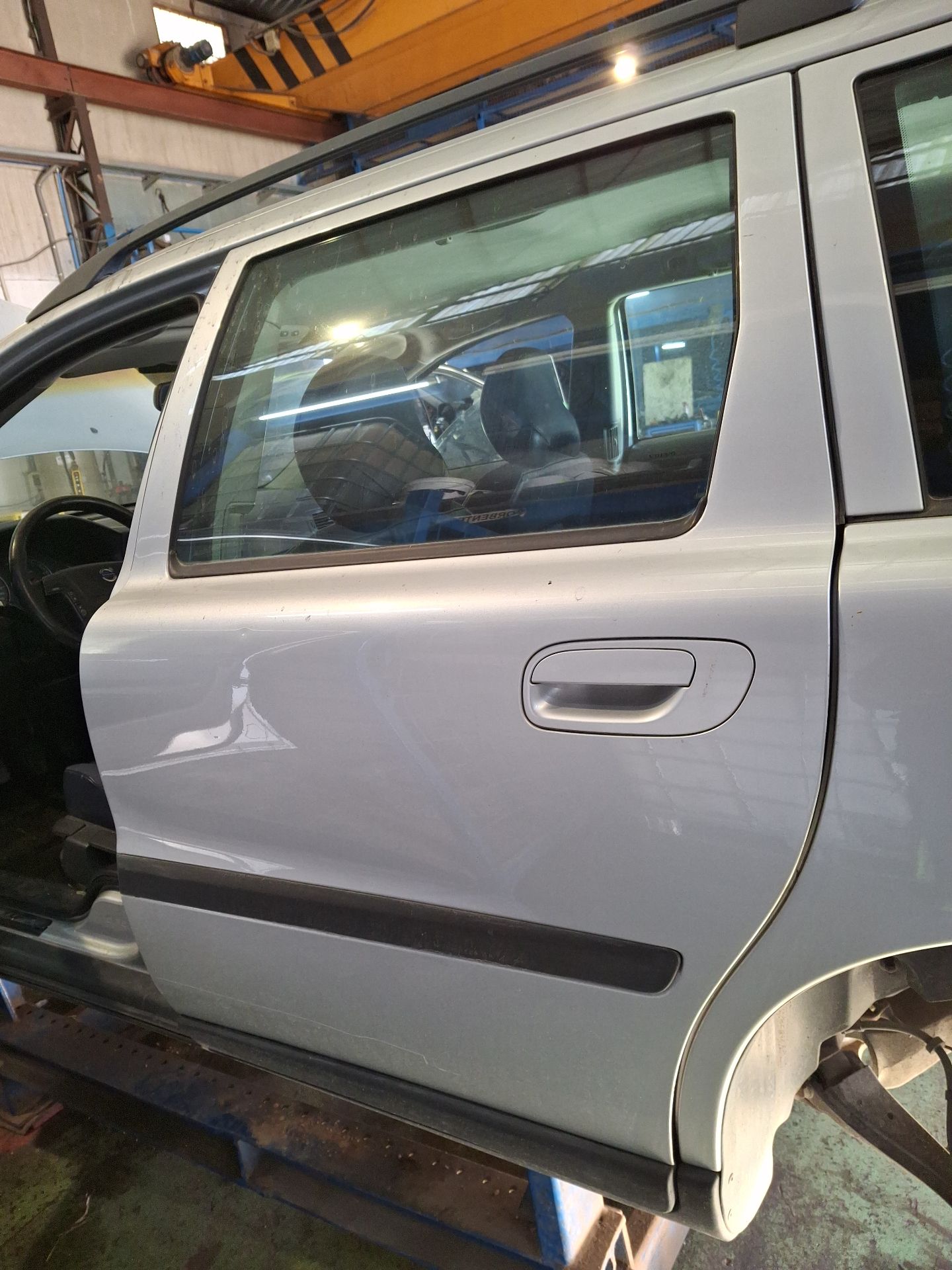 PUERTA TRASERA IZQUIERDA VOLVO V70 