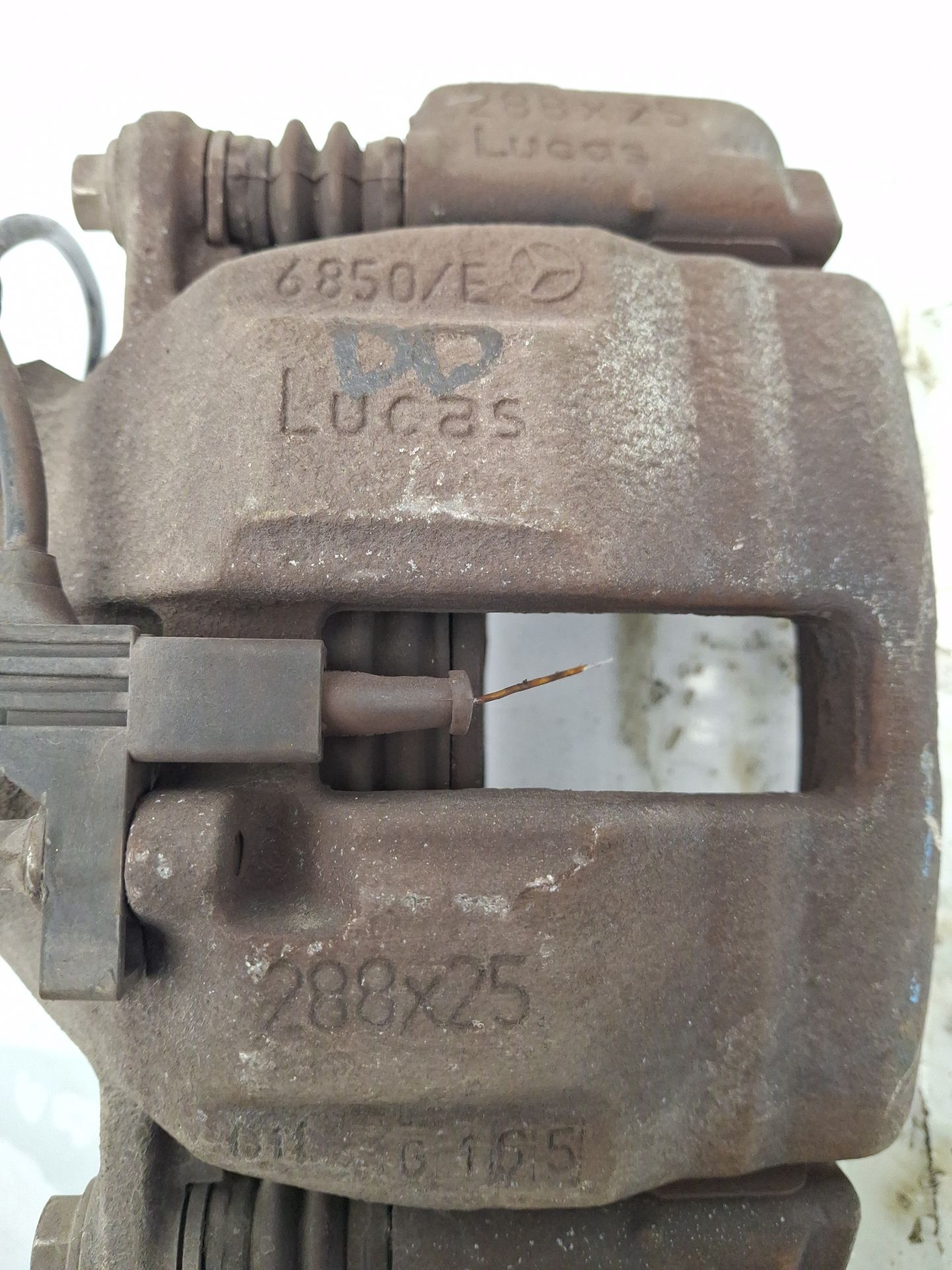 PINZA FRENO DELANTERA DERECHA MERCEDES-BENZ CLASE  