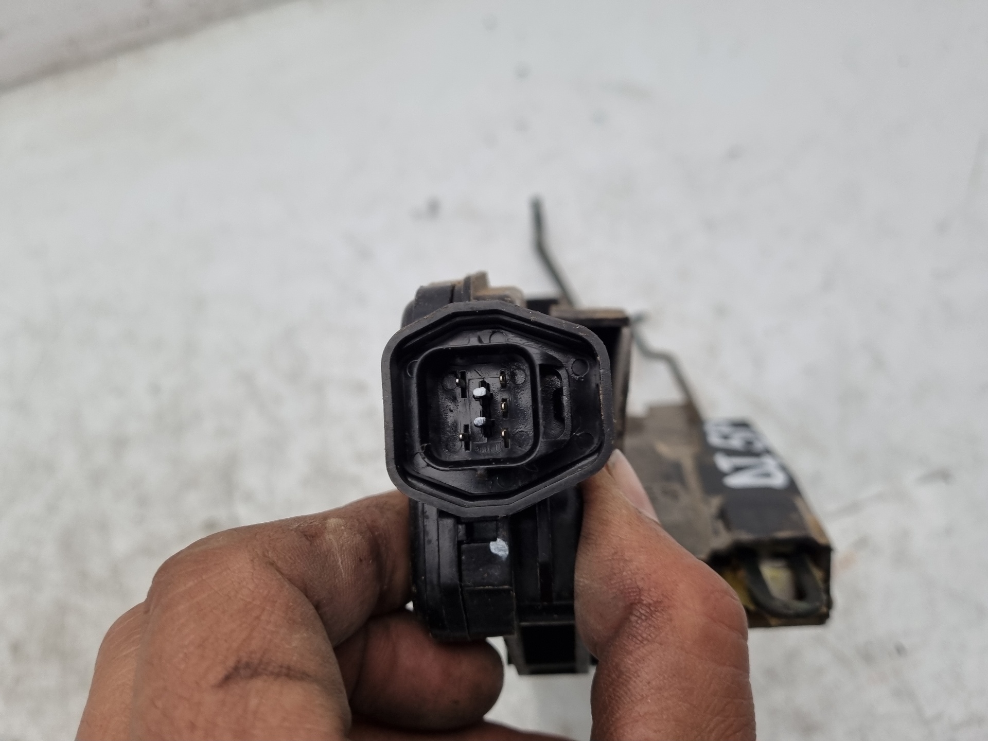 CERRADURA PUERTA DELANTERA IZQUIERDA HYUNDAI TERRA J3