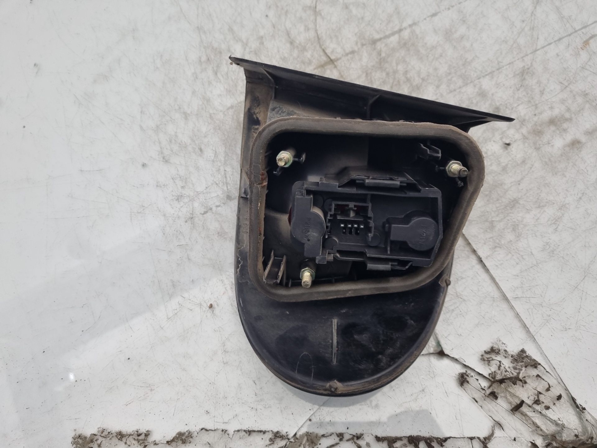 PILOTO TRASERO IZQUIERDO RENAULT MEGANE K7M