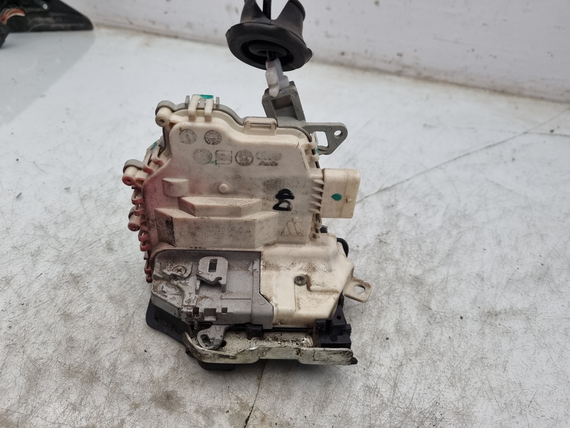 CERRADURA PUERTA DELANTERA DERECHA AUDI A1 CAYC