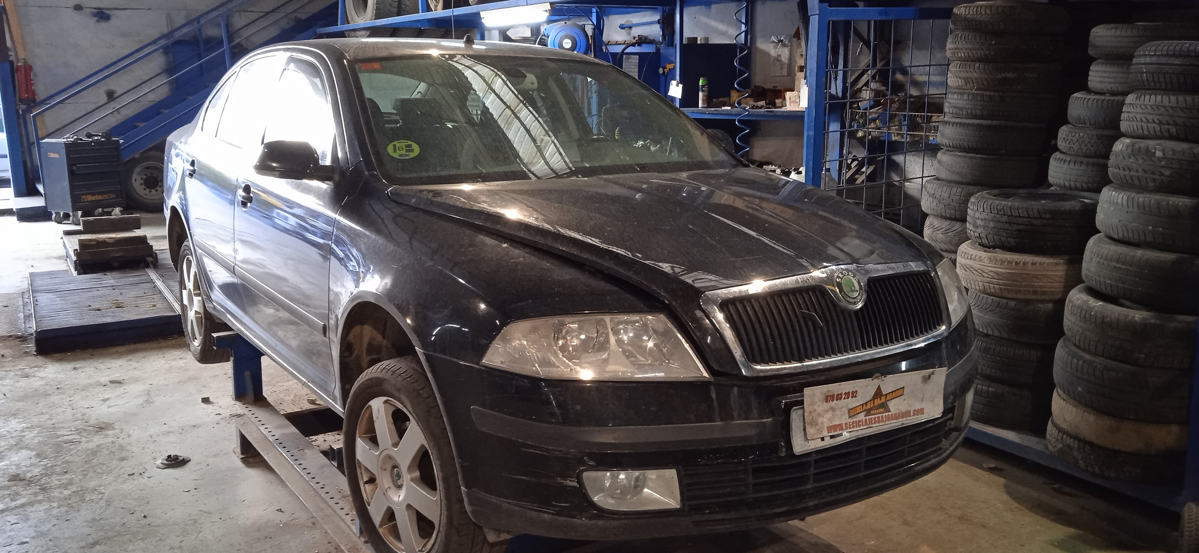 REJILLA DELANTERA SKODA OCTAVIA BXE