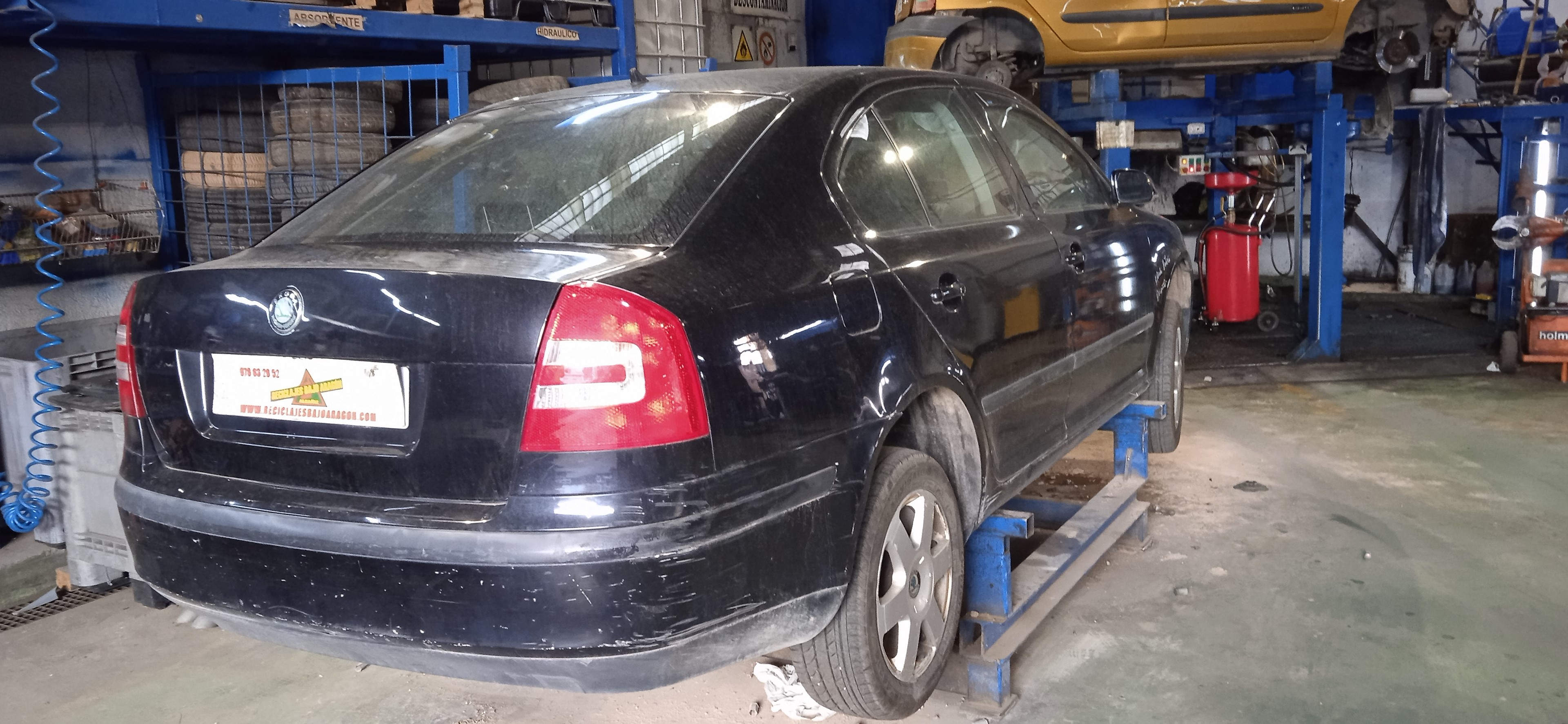 REJILLA DELANTERA SKODA OCTAVIA BXE