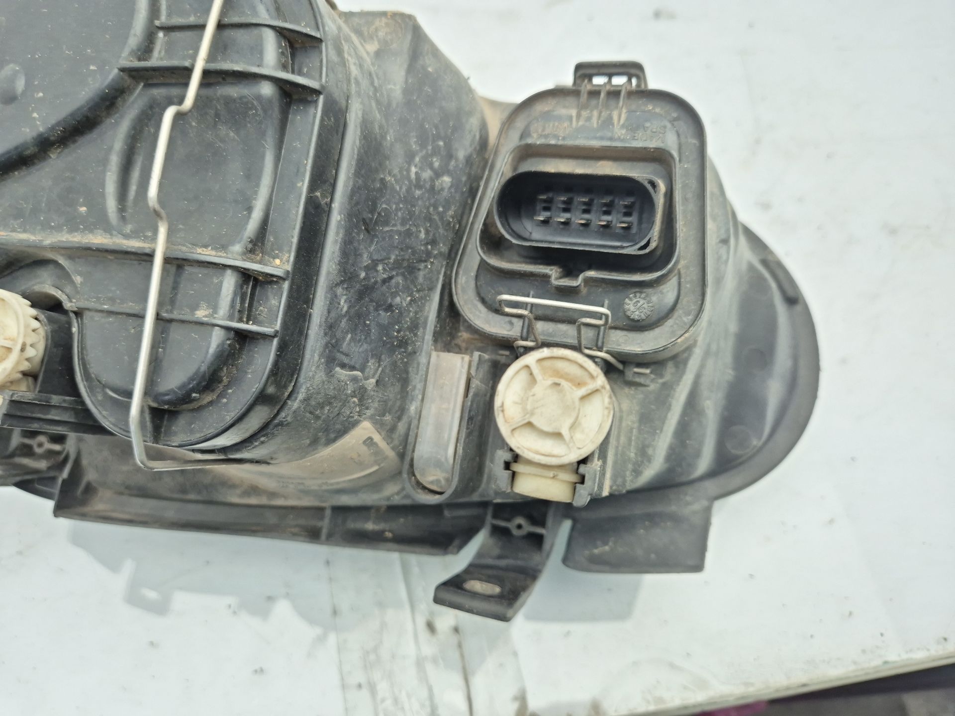 FARO DERECHO VOLKSWAGEN GOLF 